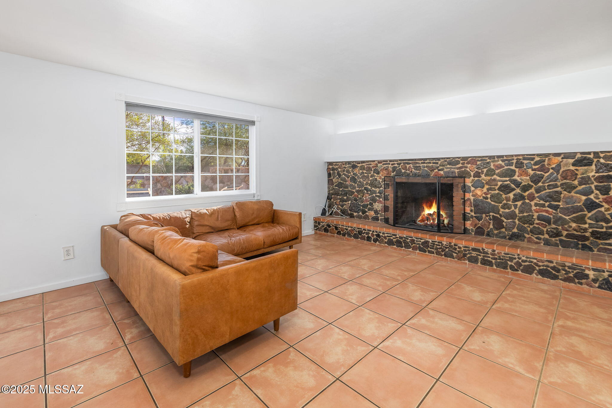 3502 N Santa Rita Avenue