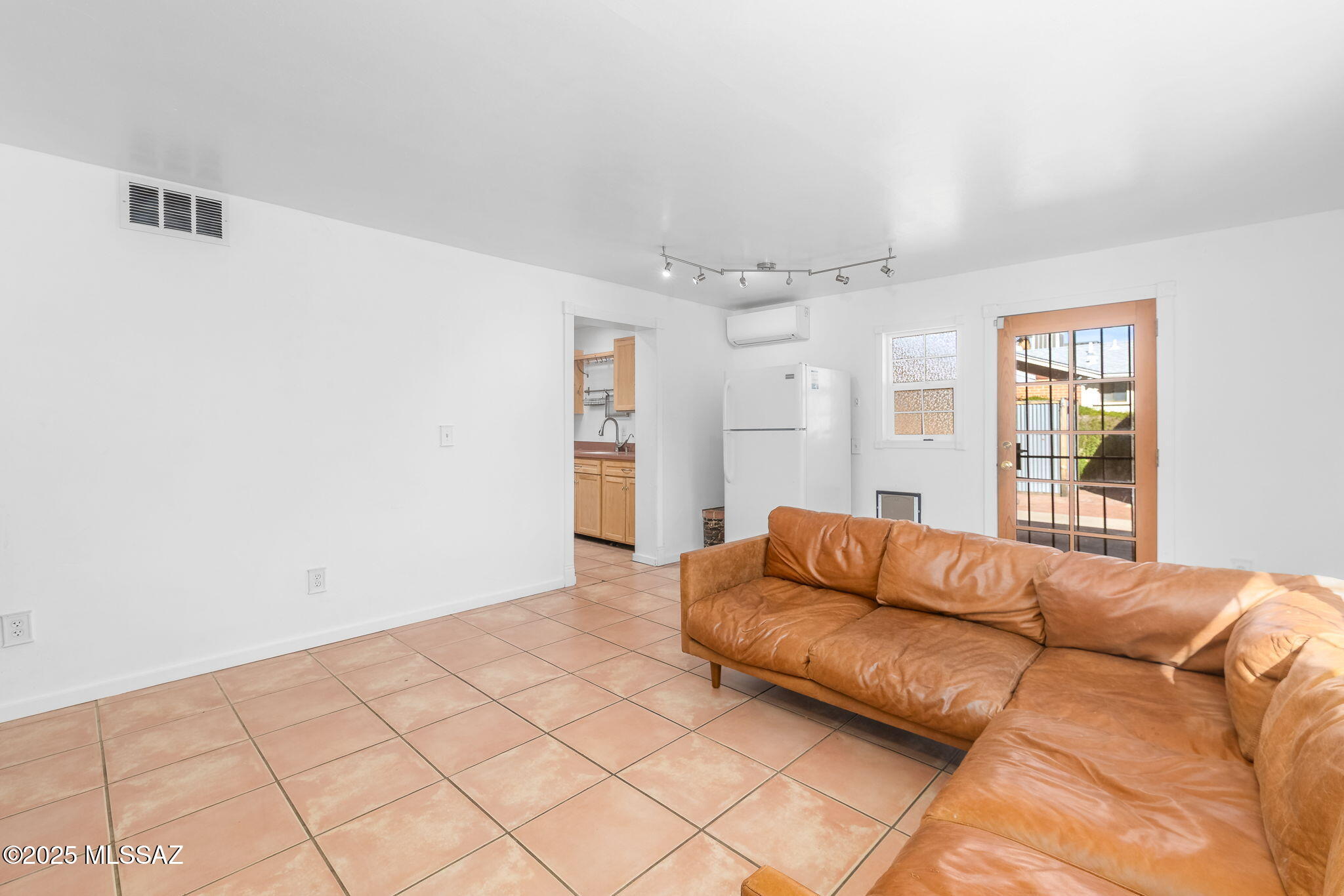 3502 N Santa Rita Avenue