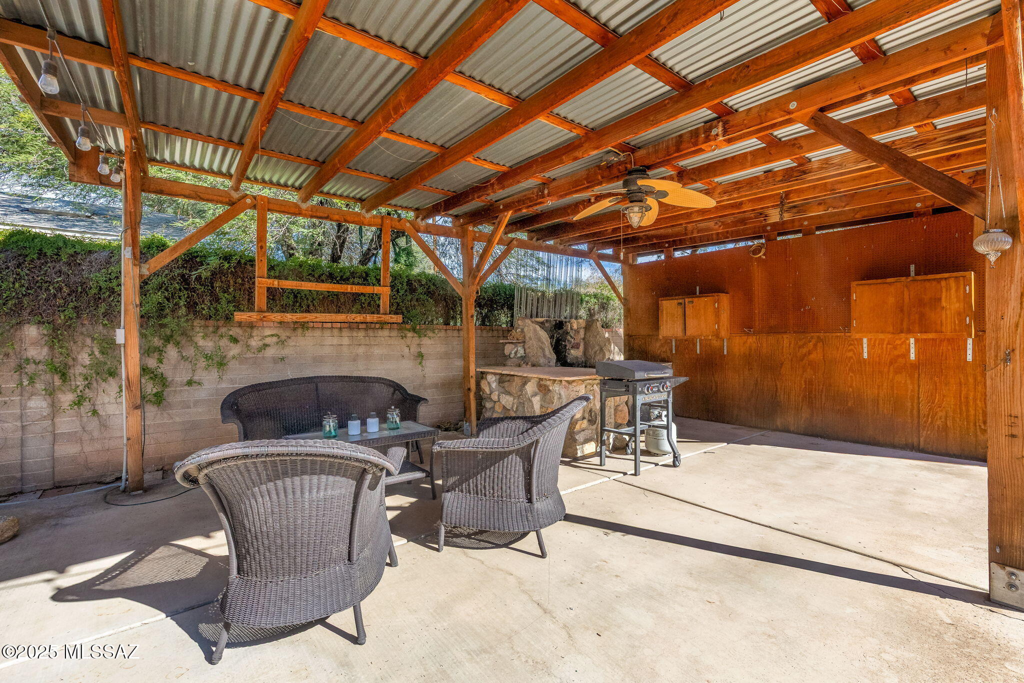 3502 N Santa Rita Avenue