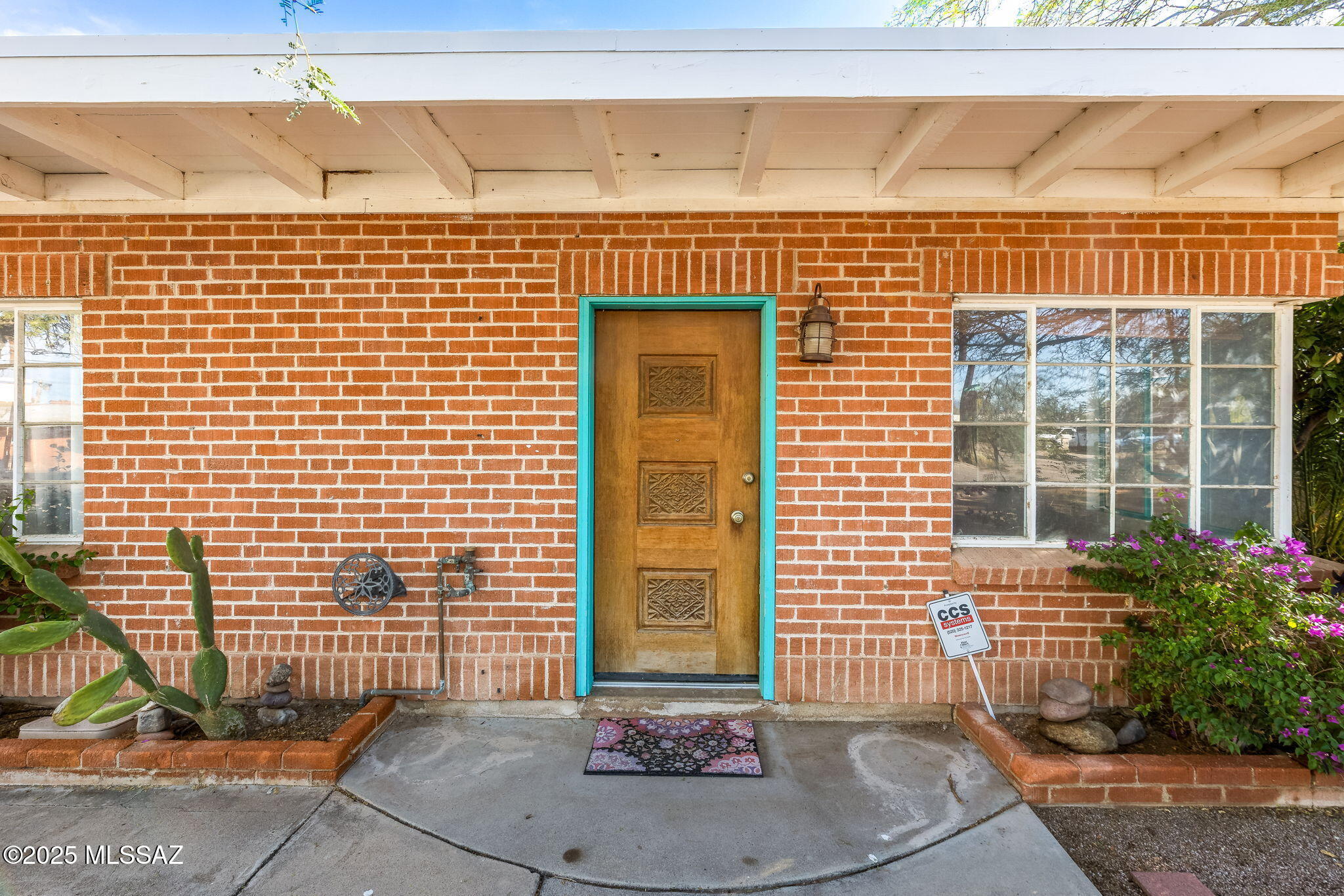 3502 N Santa Rita Avenue