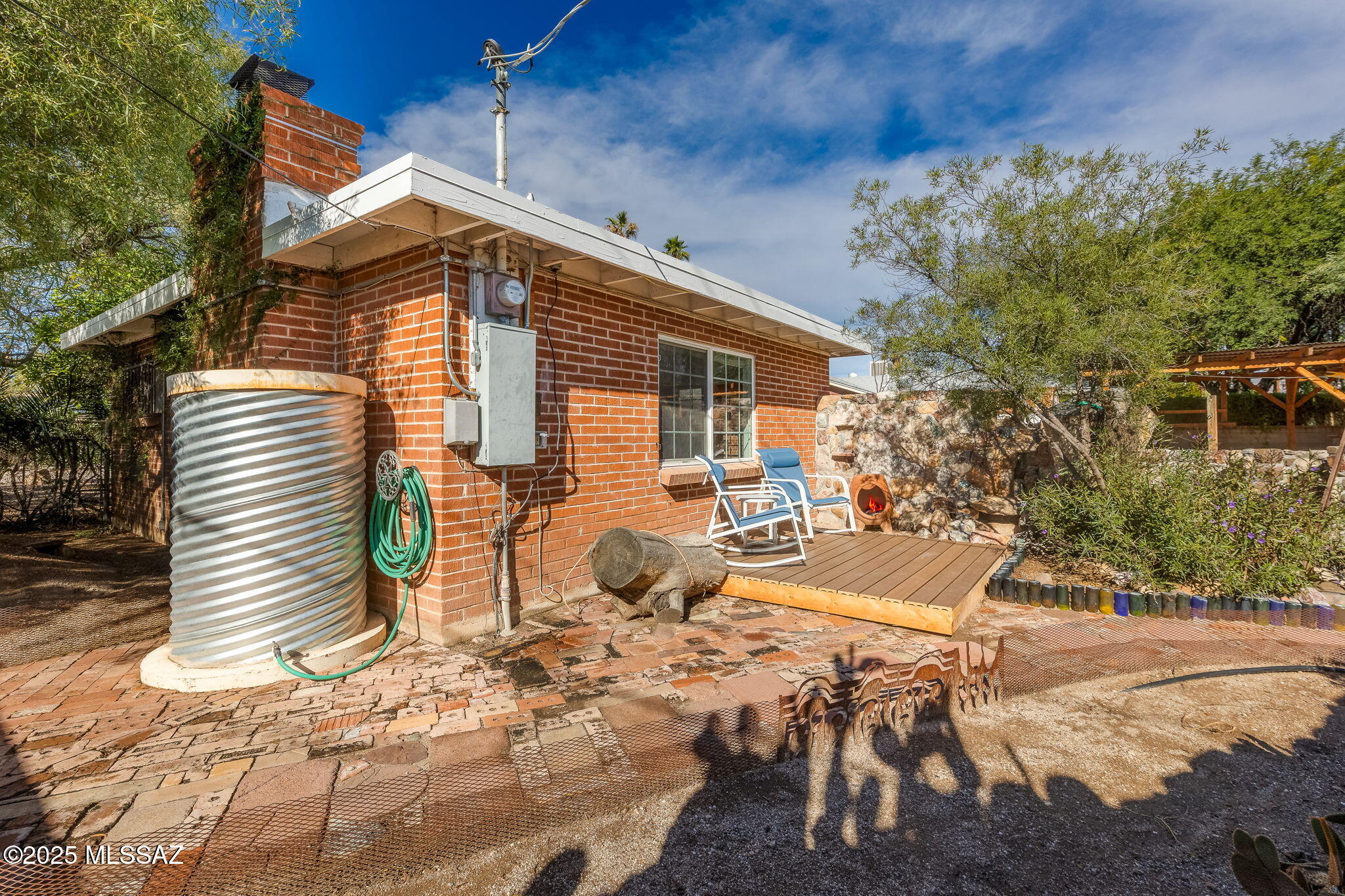 3502 N Santa Rita Avenue