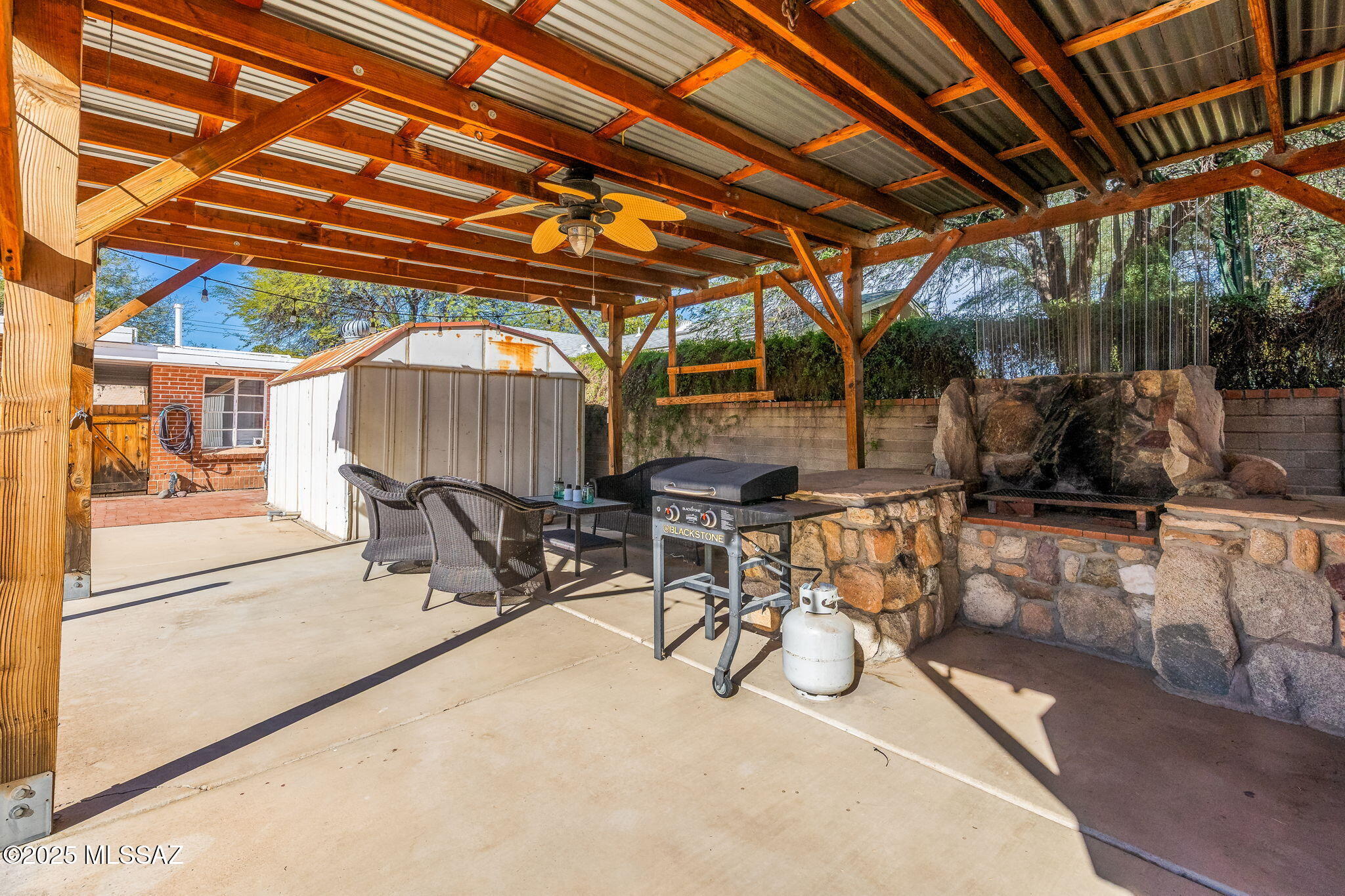 3502 N Santa Rita Avenue