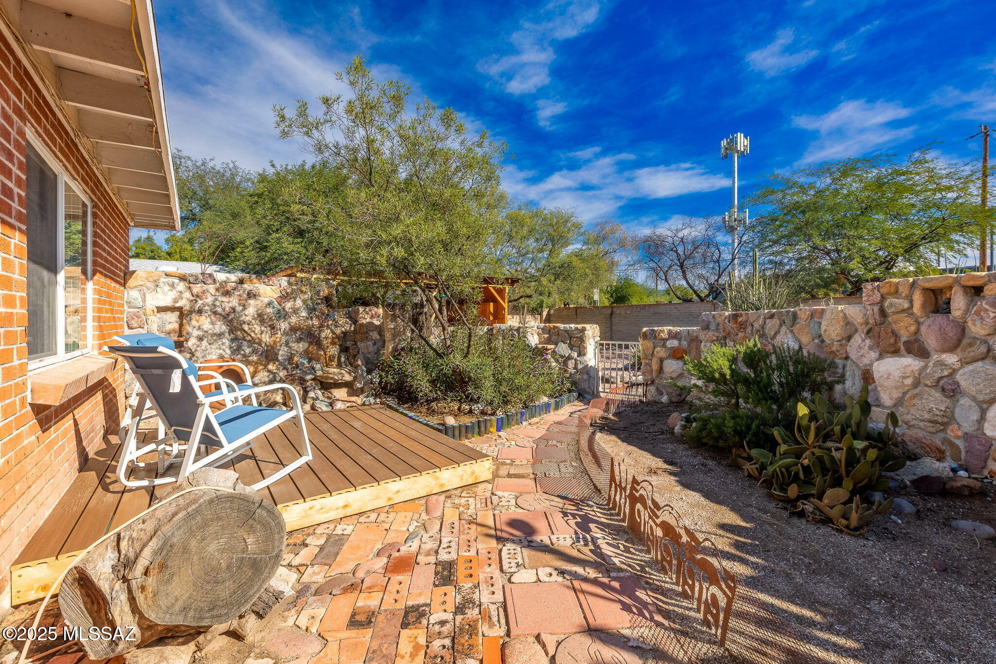 3502 N Santa Rita Avenue