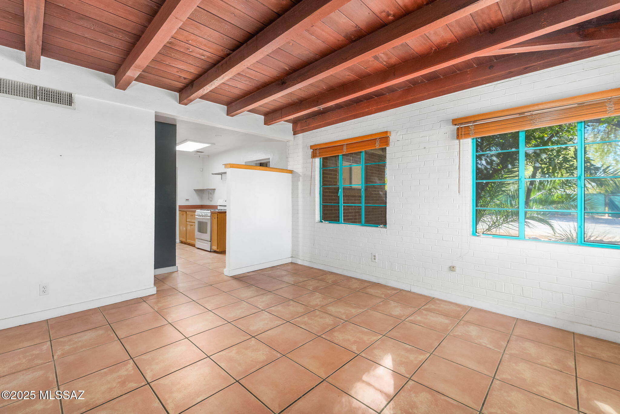 3502 N Santa Rita Avenue