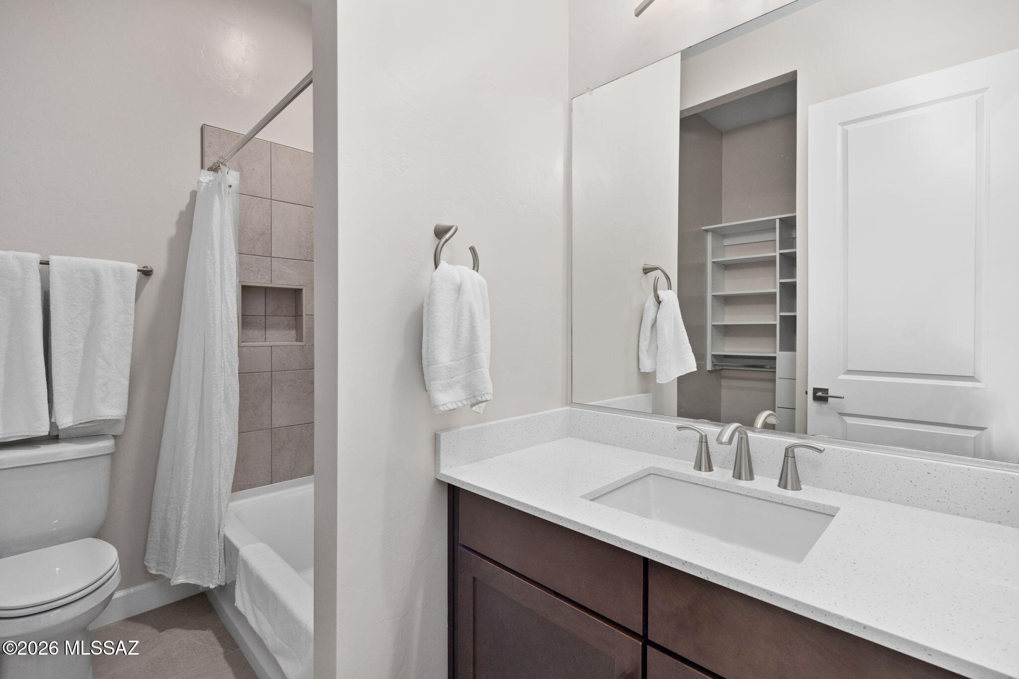 2852 E Camino A Los Vientos