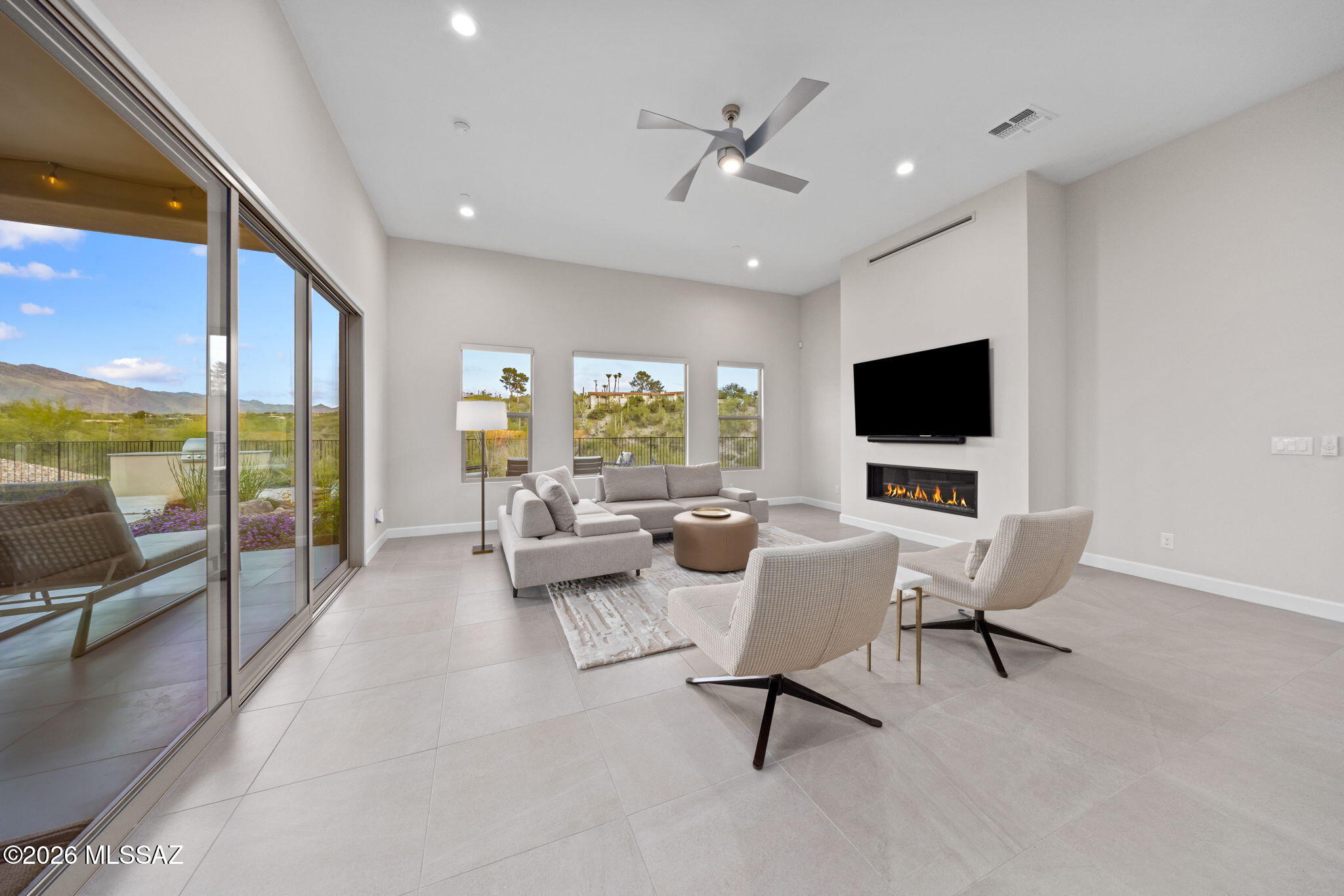 2852 E Camino A Los Vientos