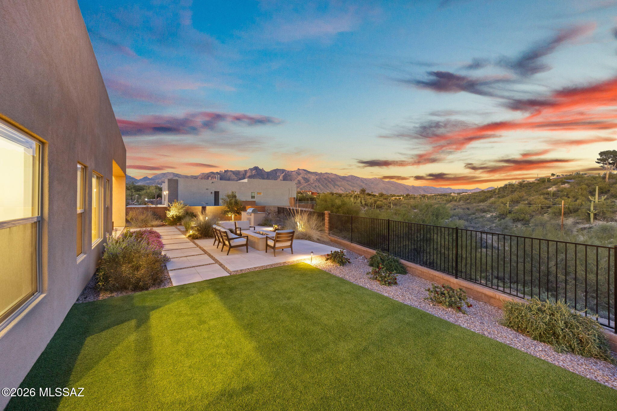 2852 E Camino A Los Vientos