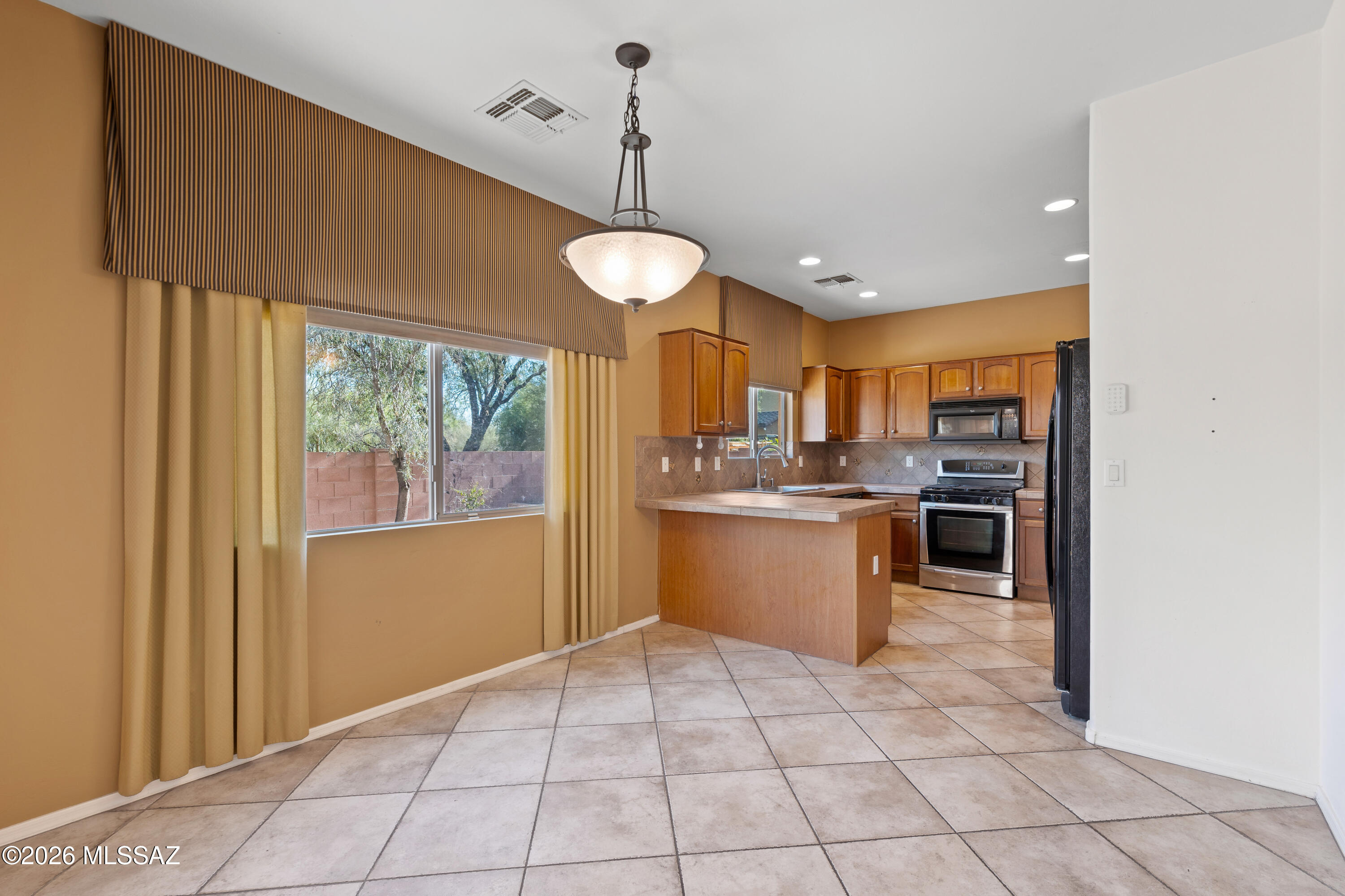 1605 W Homecoming Way