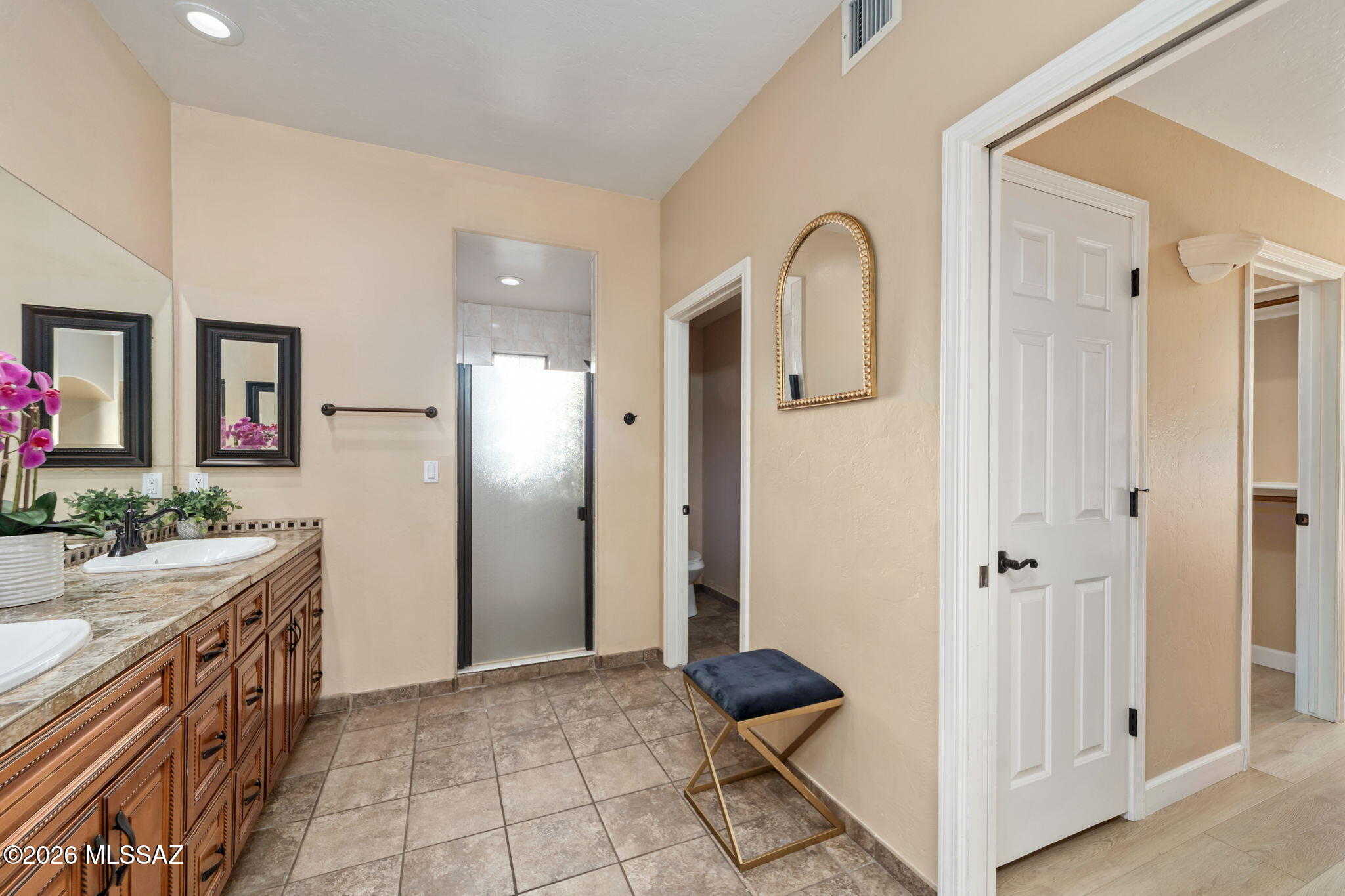 12801 N Kingair Drive