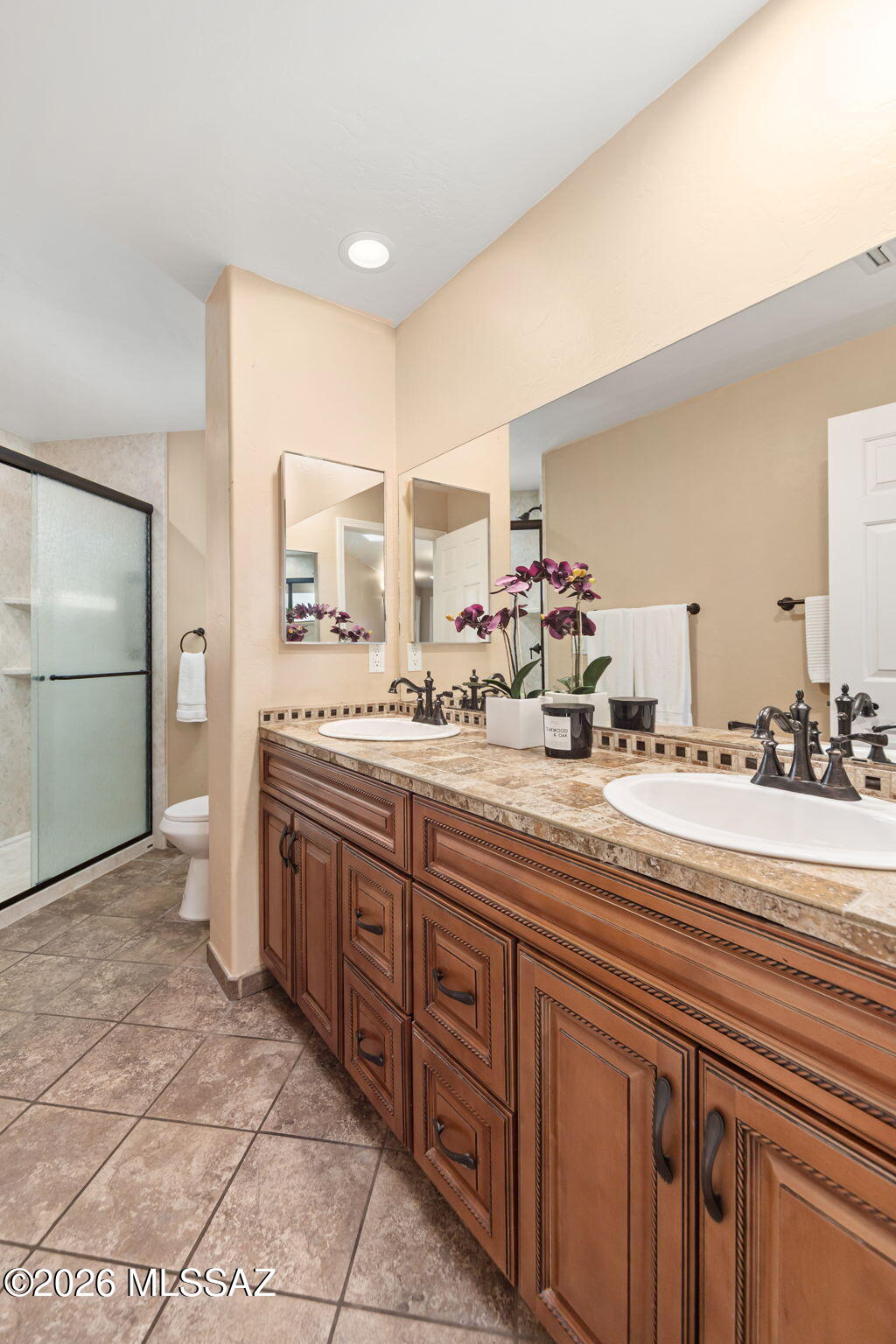 12801 N Kingair Drive