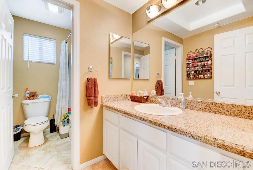 8713 Glen Oaks Way