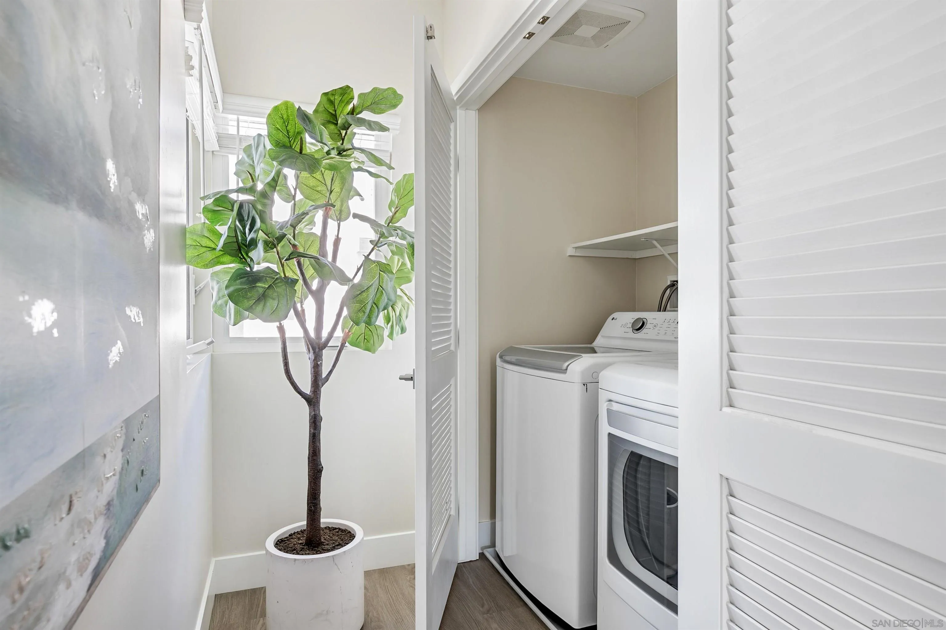 1956 Hornblend St # 4