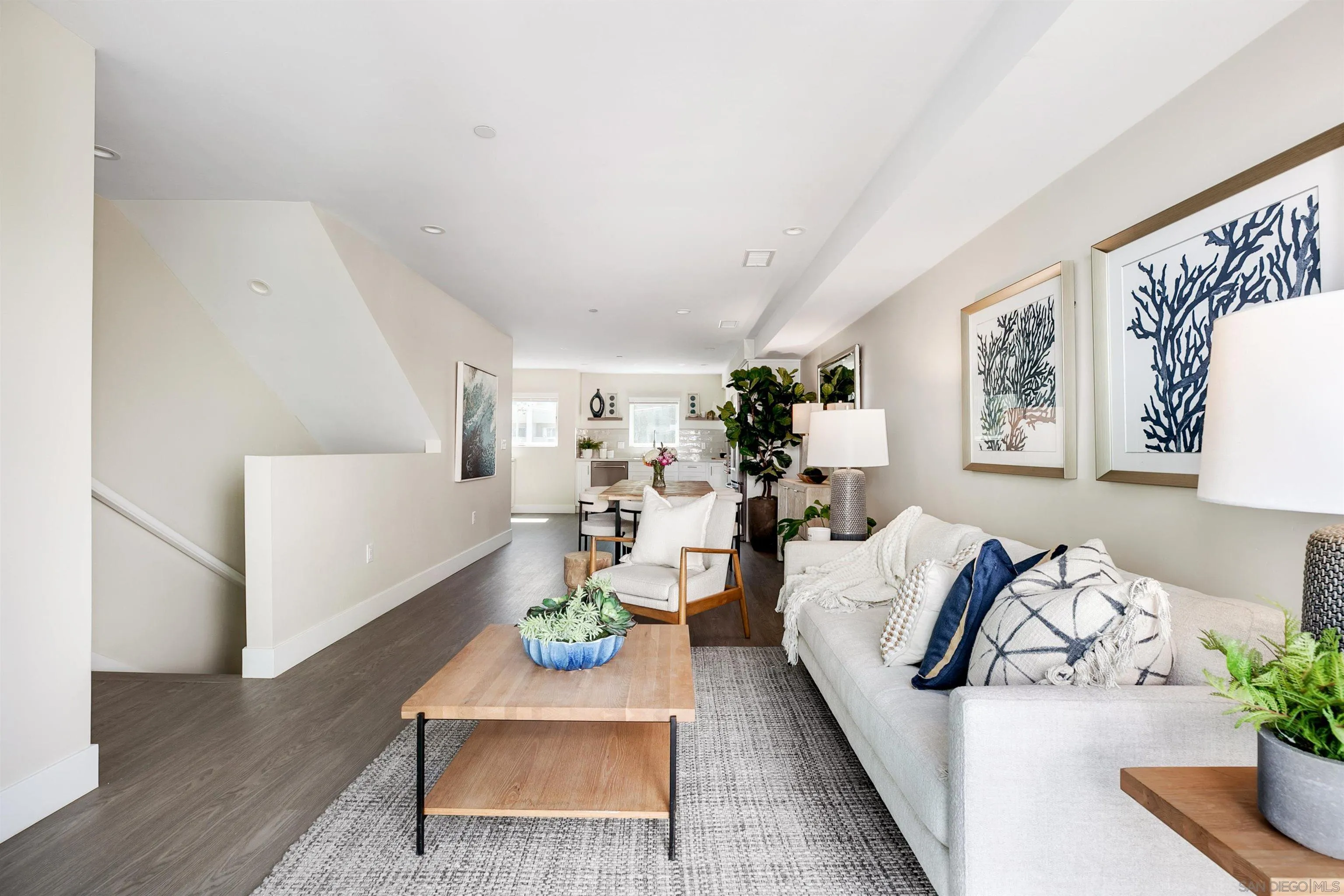 1956 Hornblend St # 4