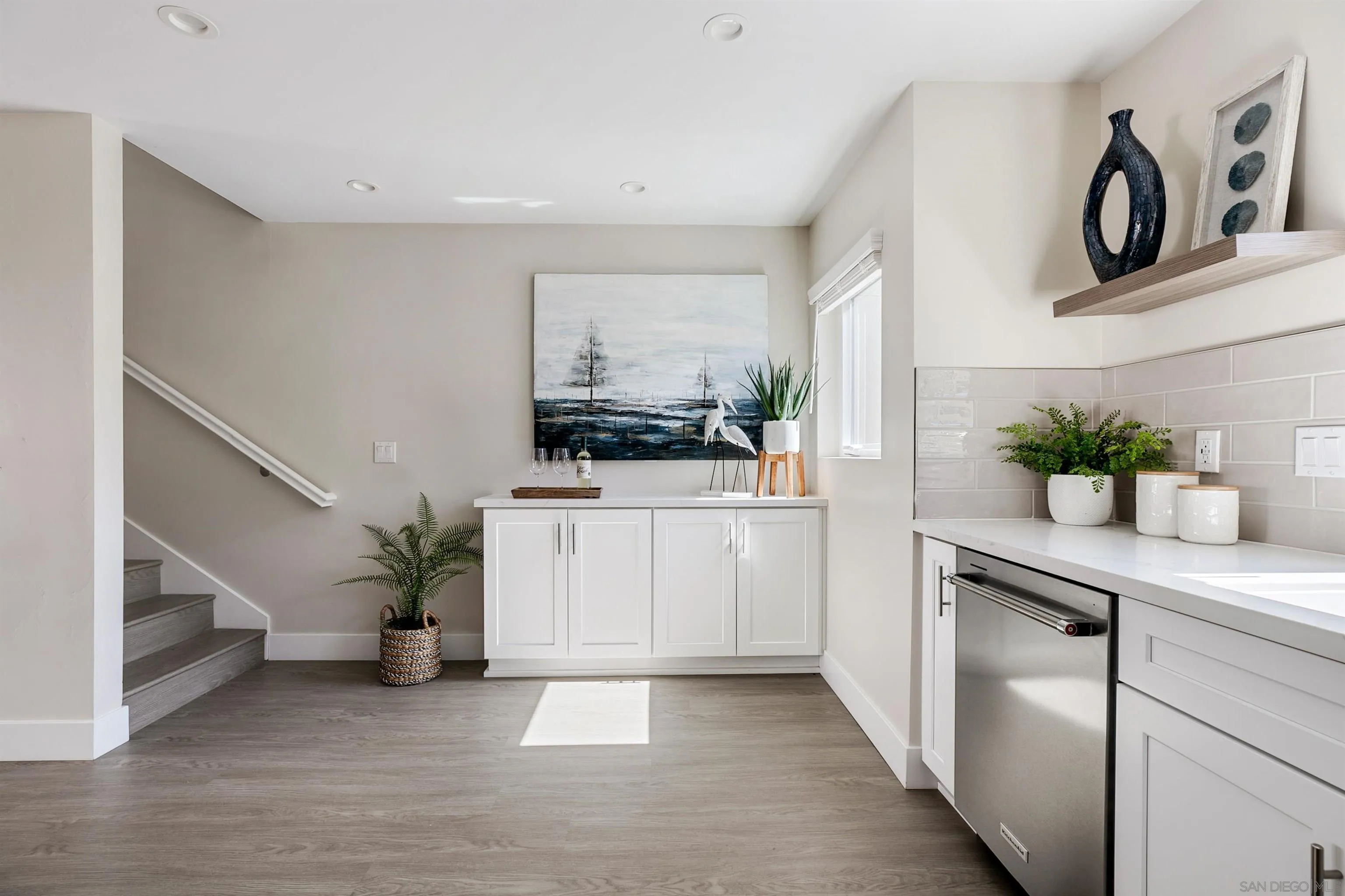 1956 Hornblend St # 4