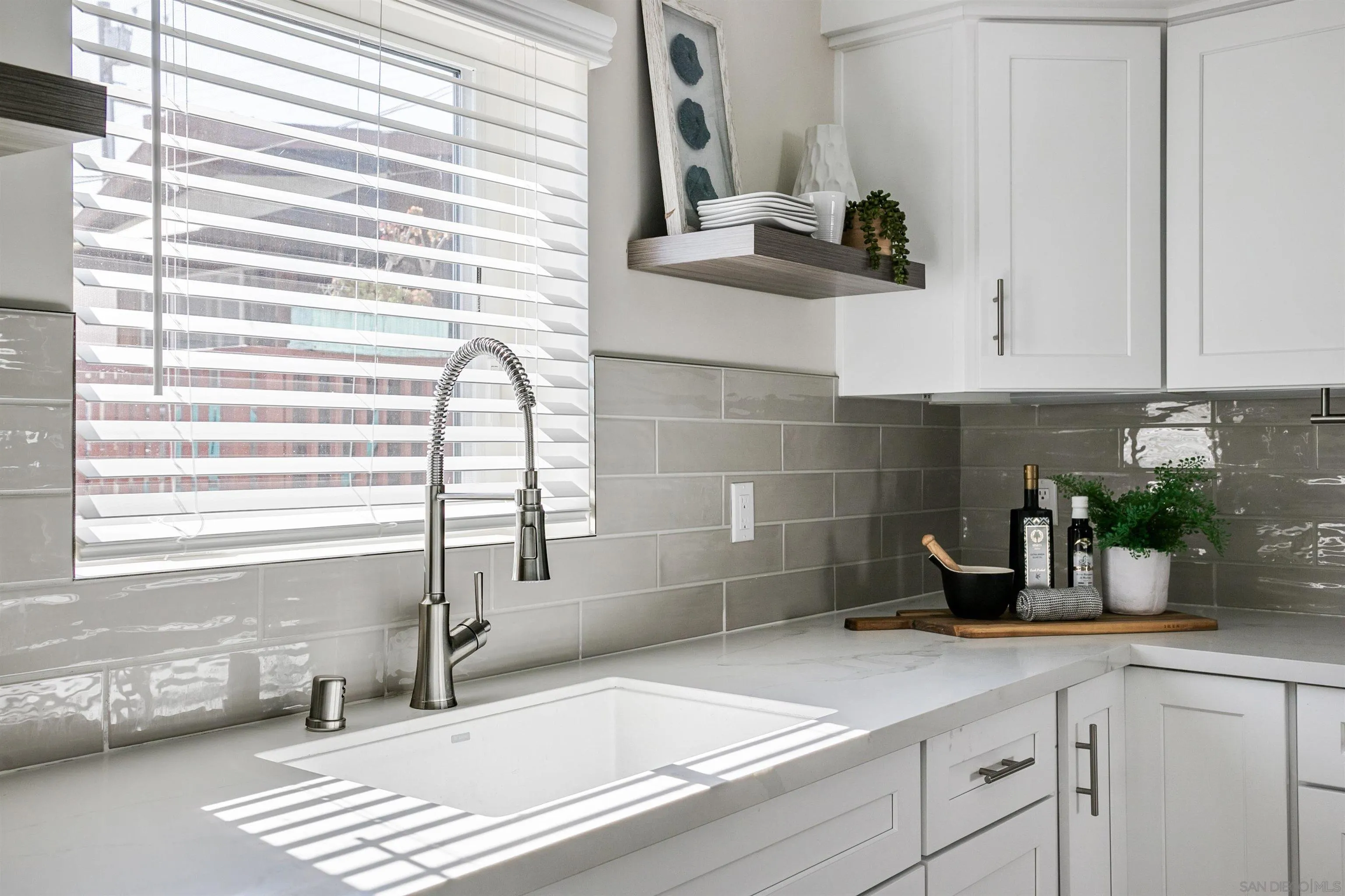 1956 Hornblend St # 4