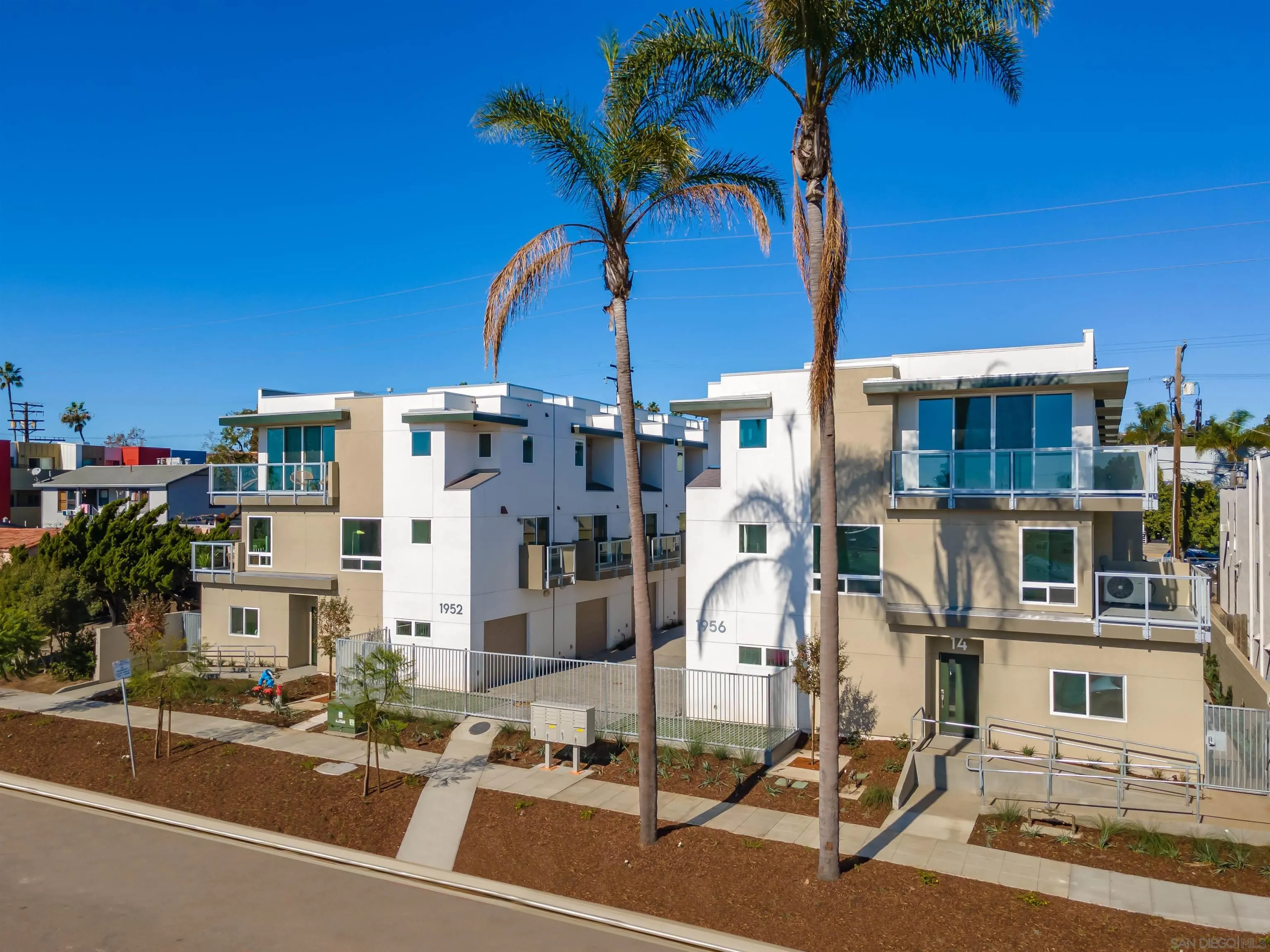 1956 Hornblend St # 4