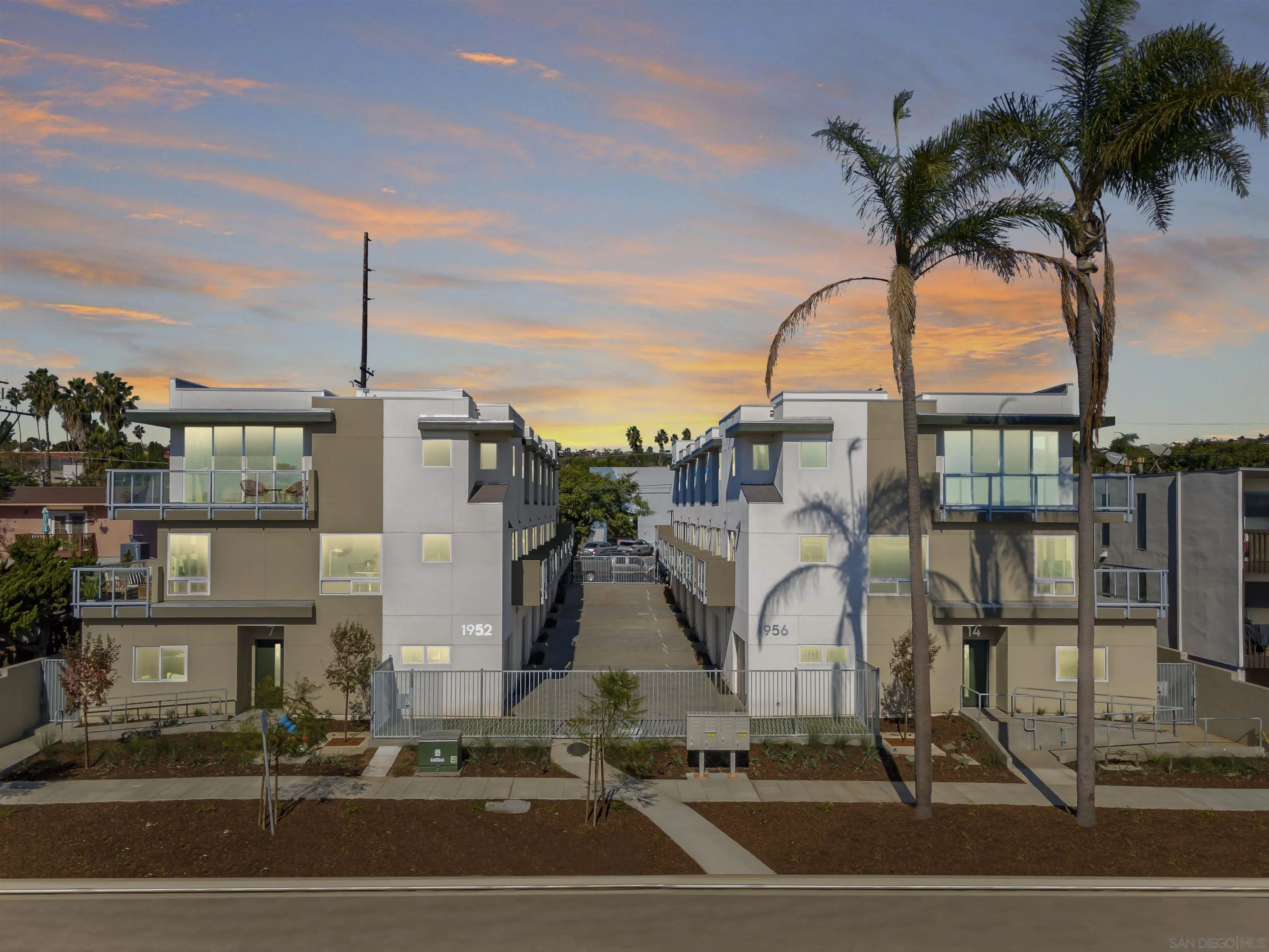 1956 Hornblend St # 4