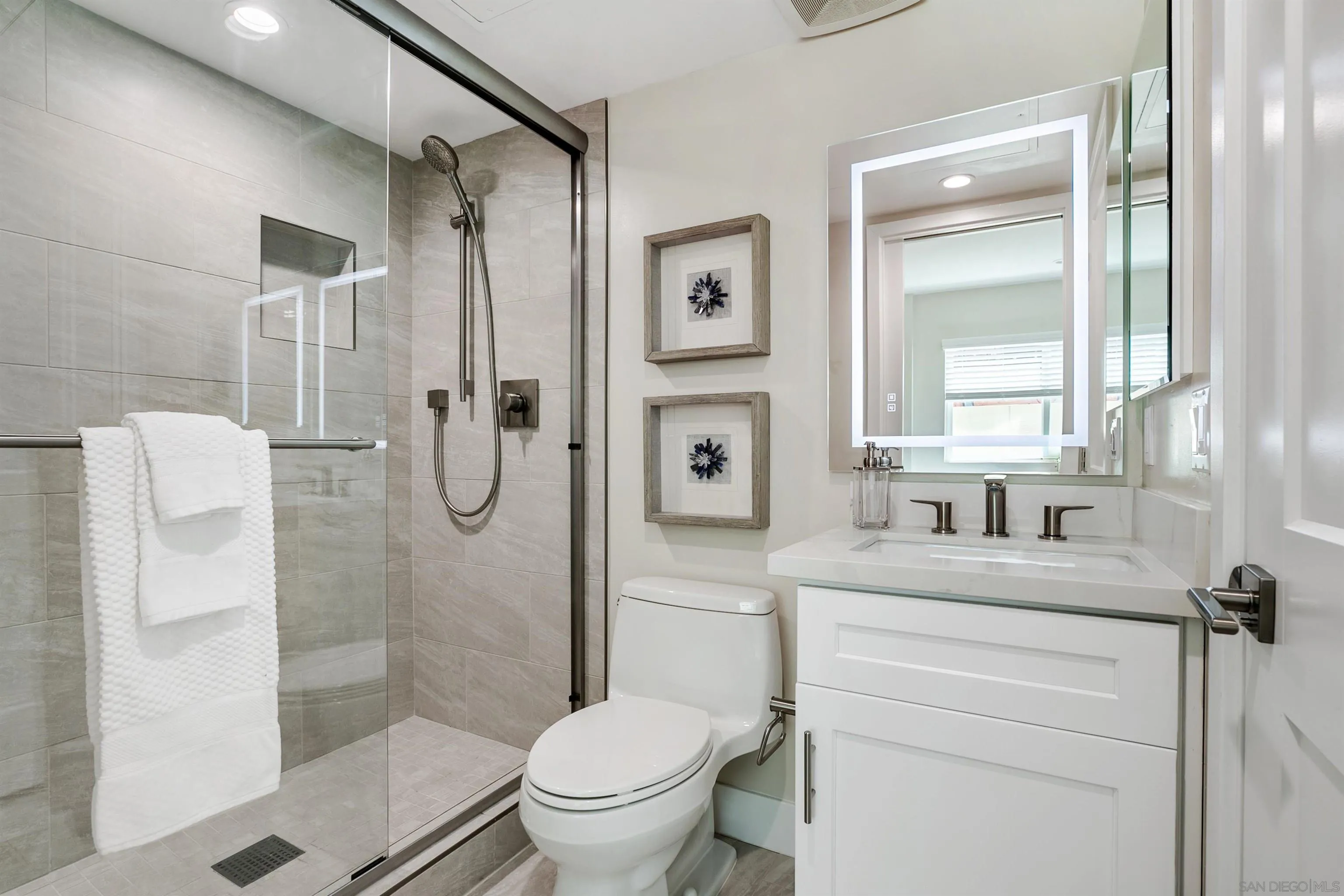 1956 Hornblend St # 4