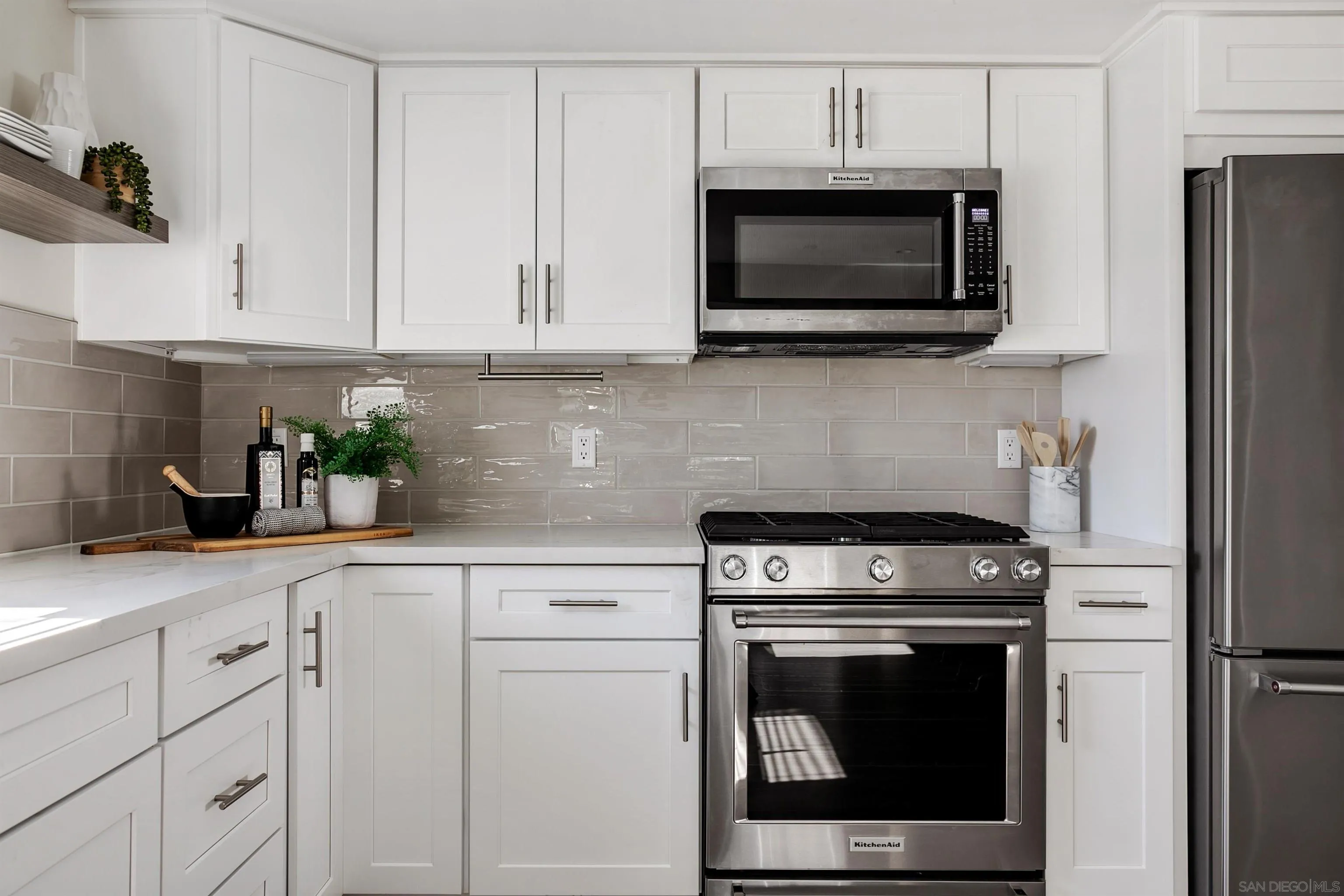 1956 Hornblend St # 4