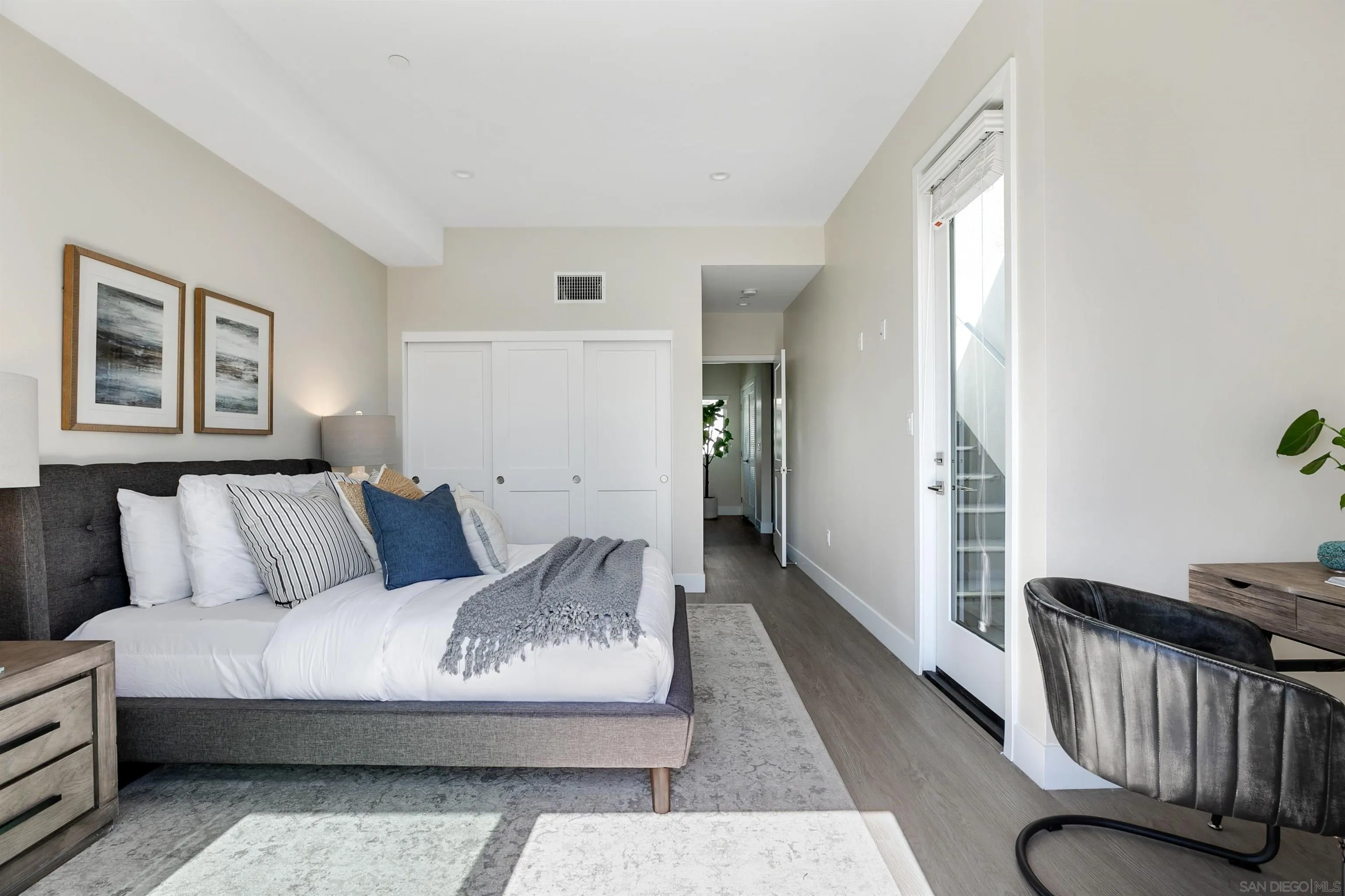 1956 Hornblend St # 4