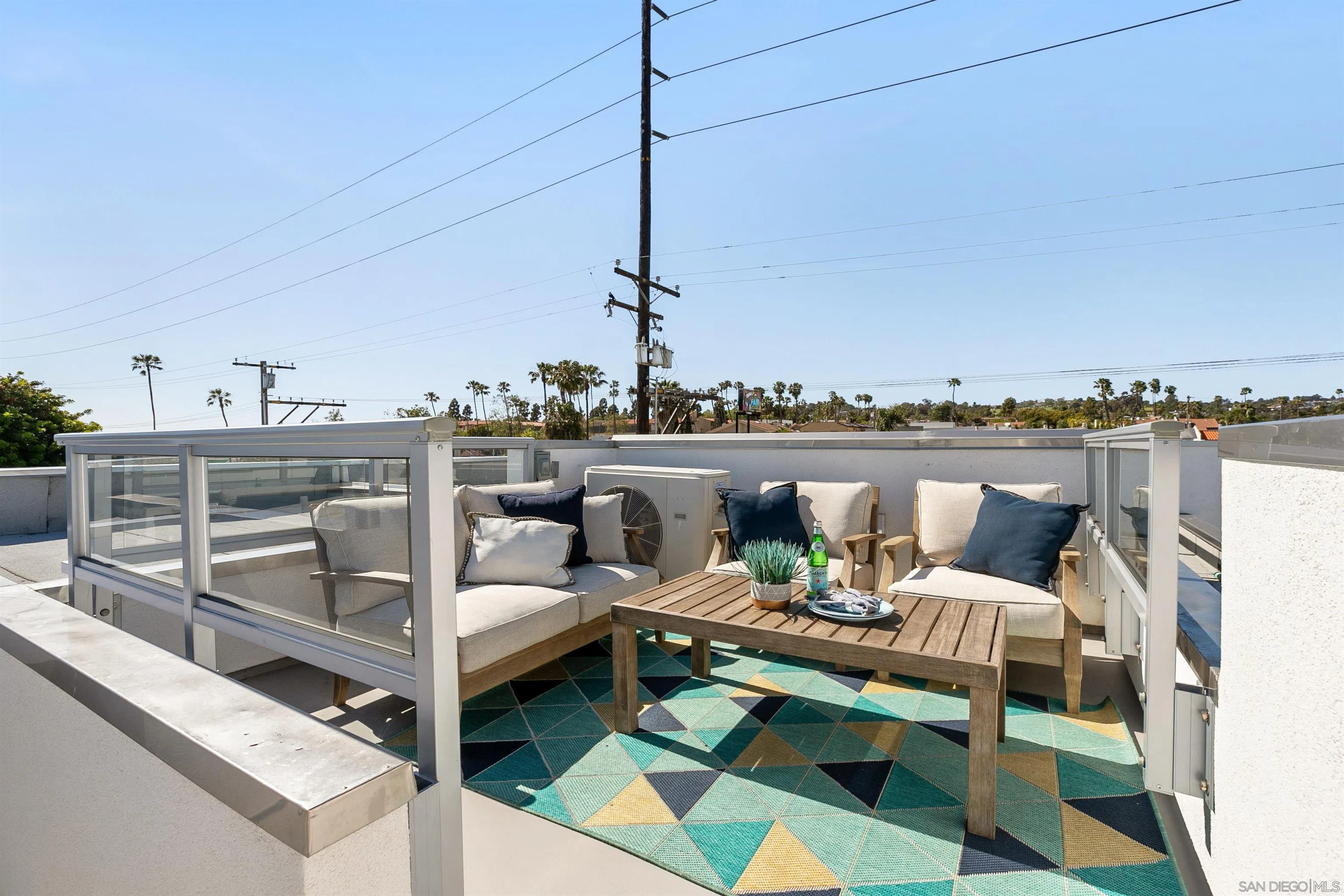 1956 Hornblend St # 4