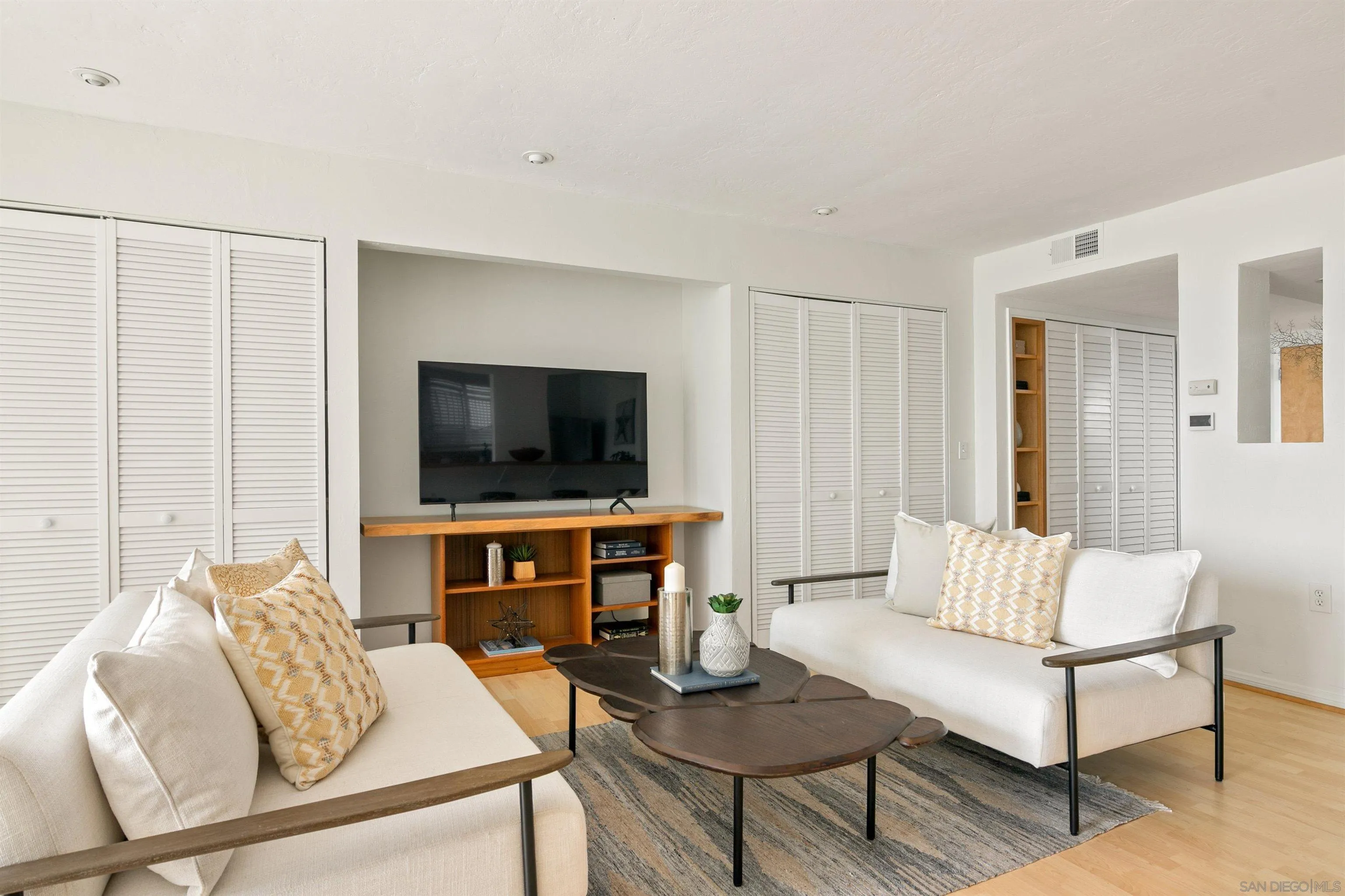 3920 Riviera Dr Unit H