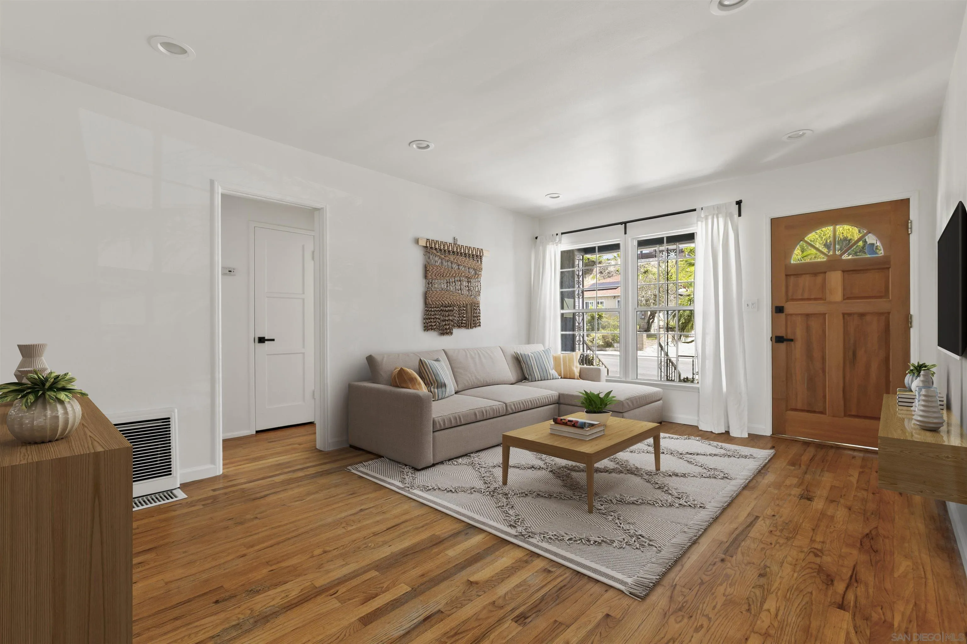 1936 Parrot St
