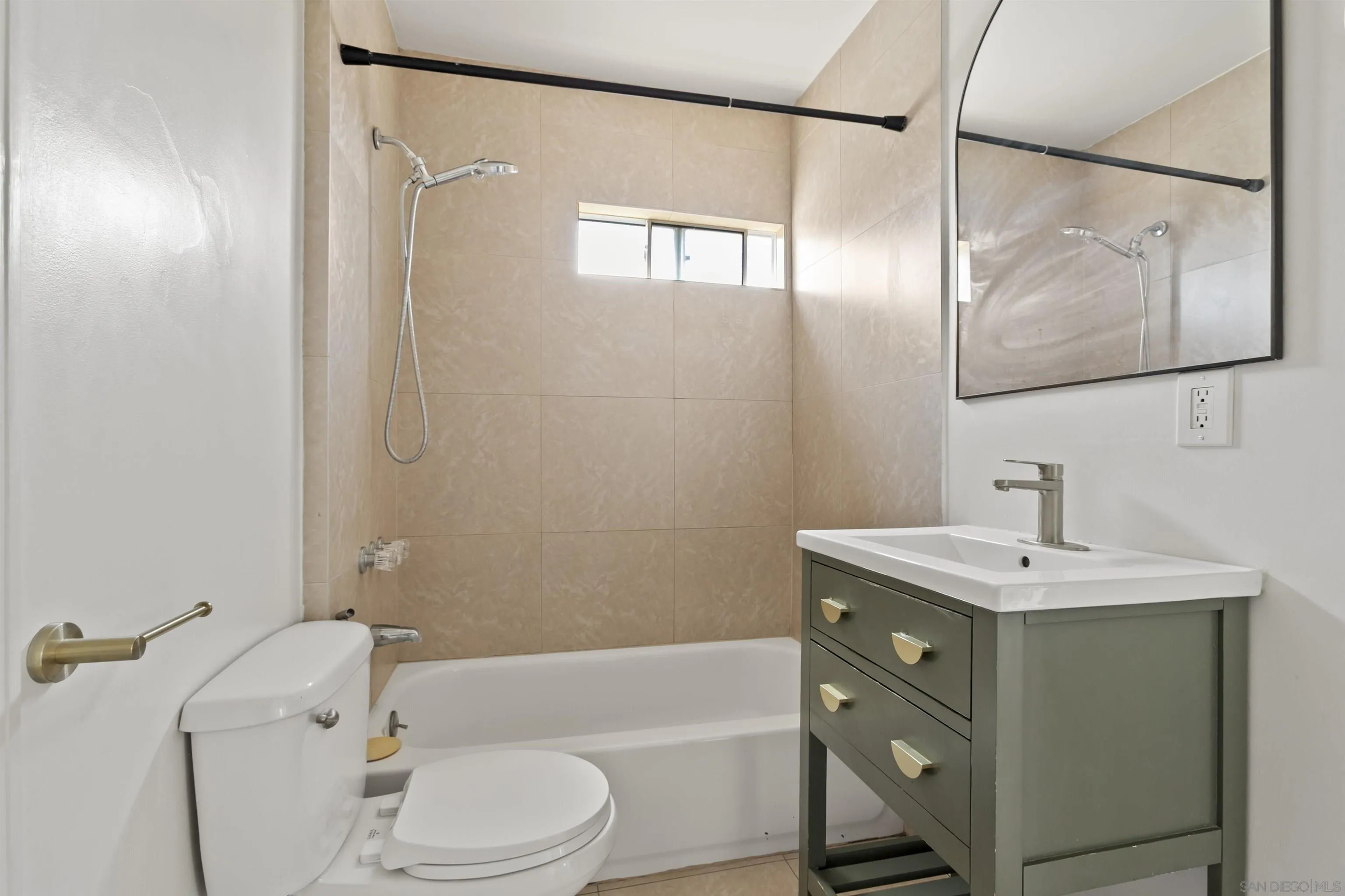 1936 Parrot St