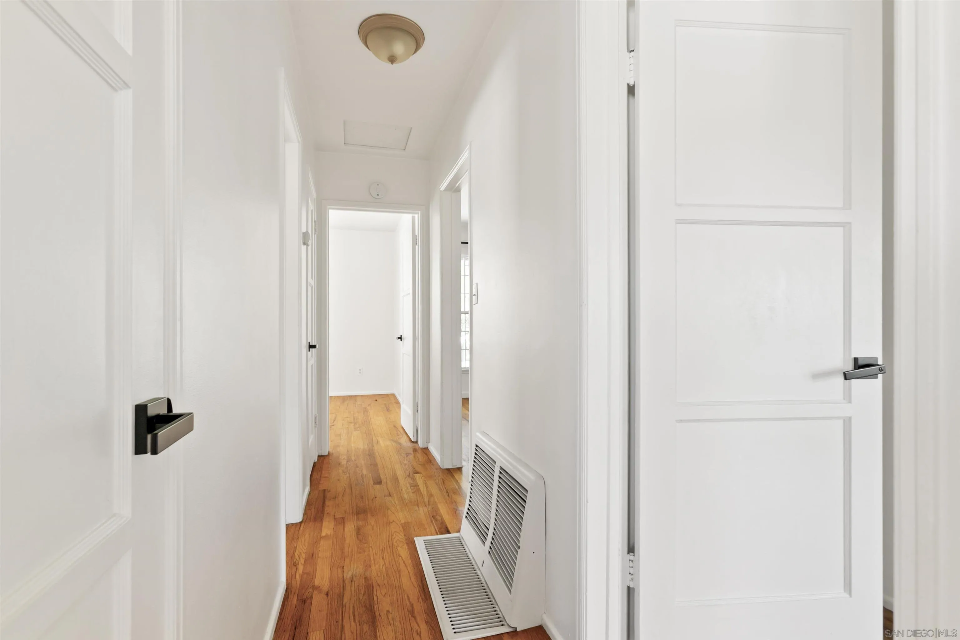 1936 Parrot St