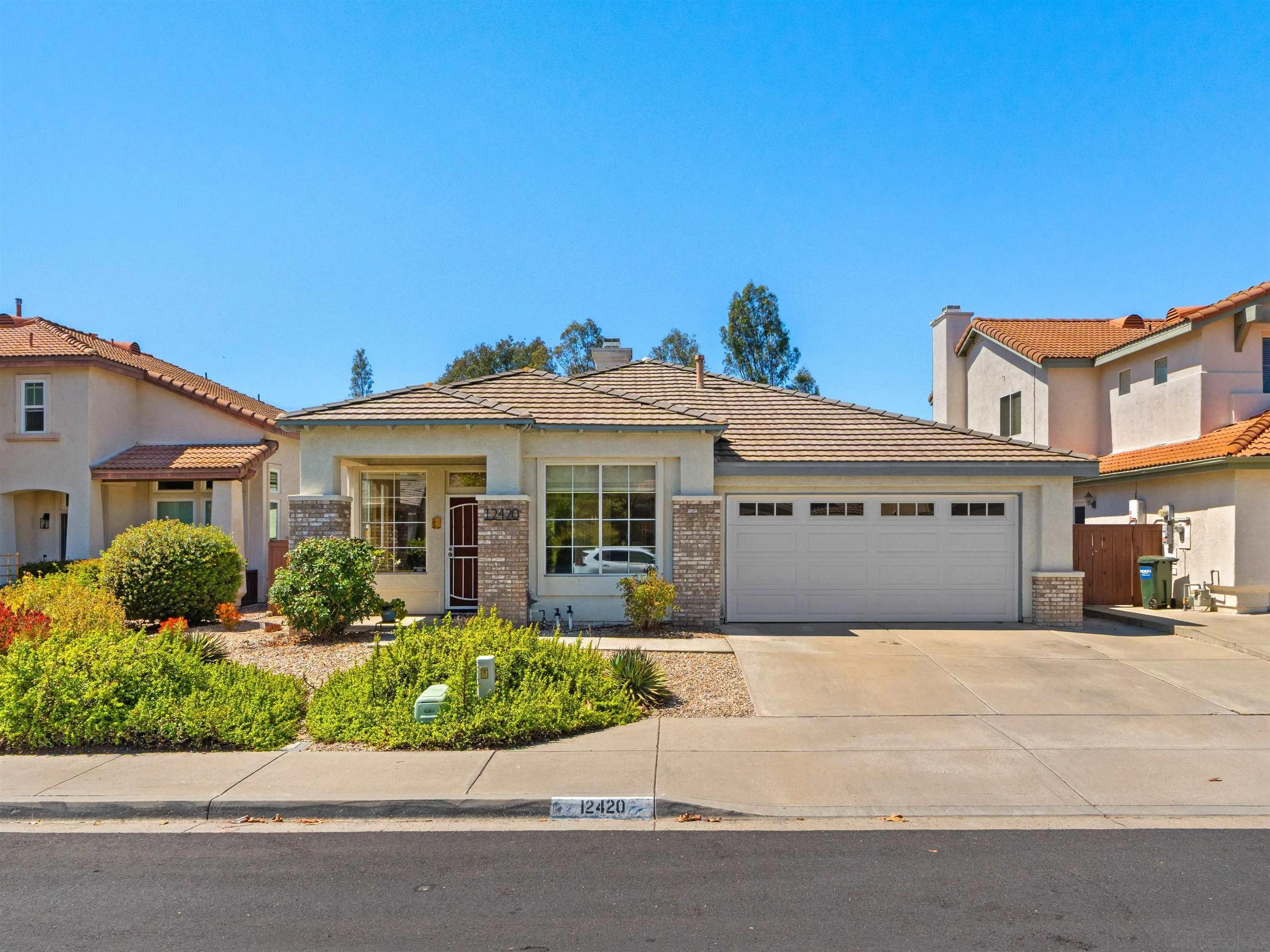 12420 Whispering Tree Ln