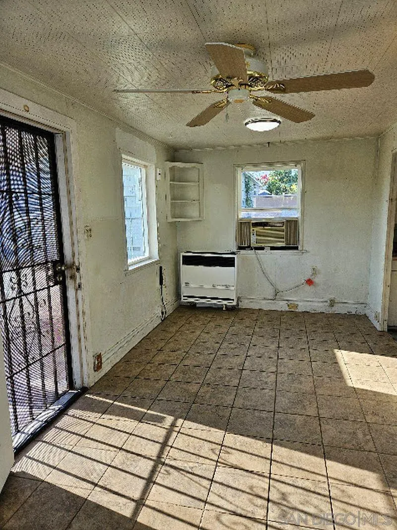 2716 Columbine St.