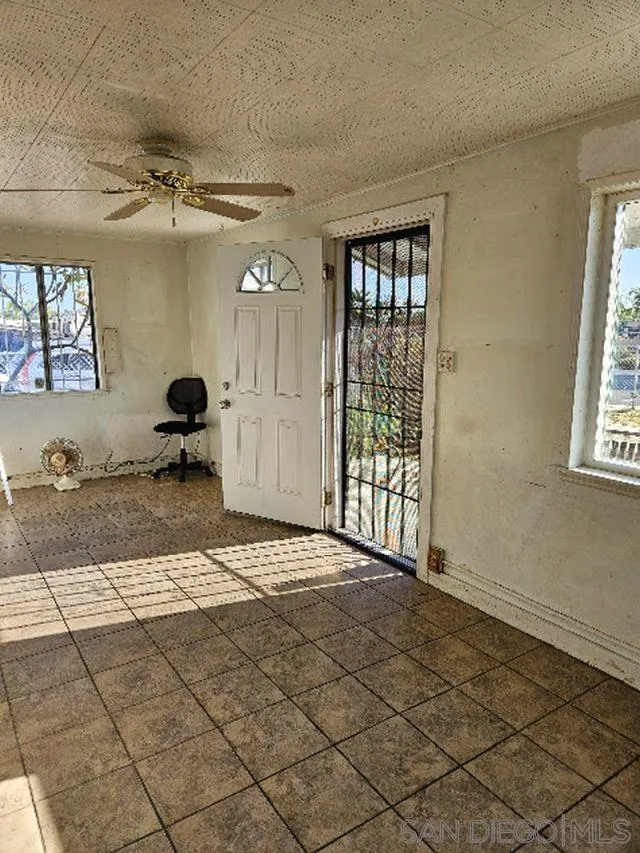 2716 Columbine St.