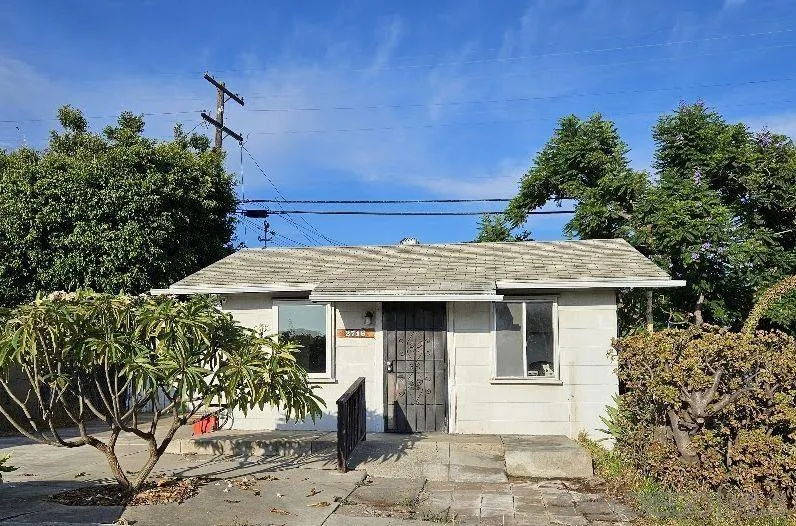 2716 Columbine St.