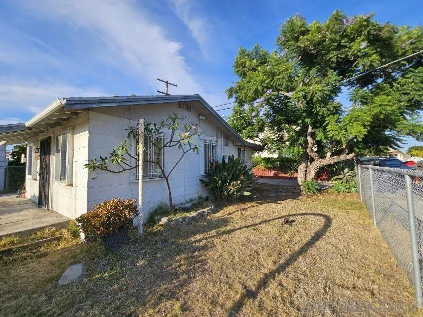 2716 Columbine St.