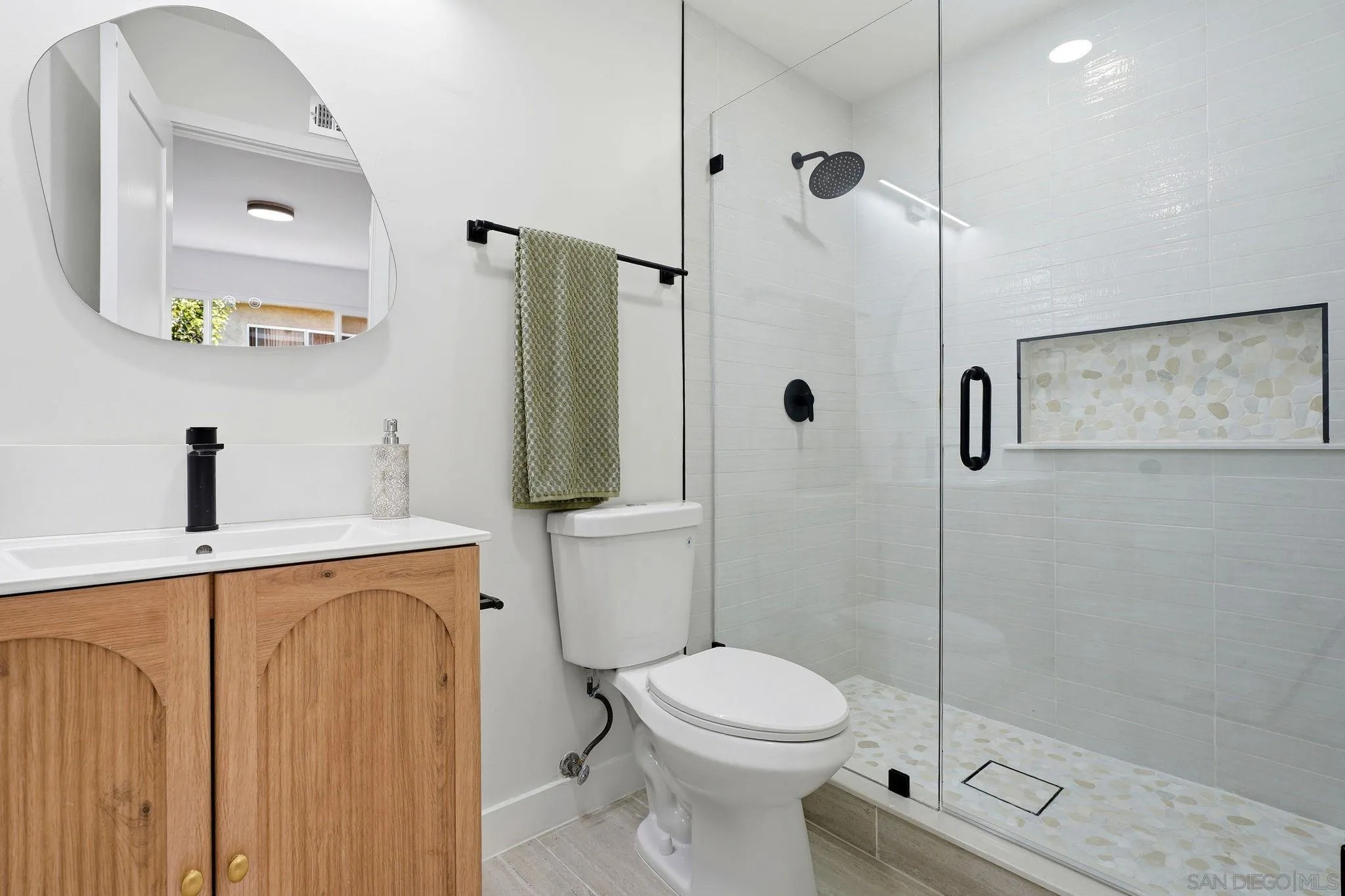 8523 Duncannon