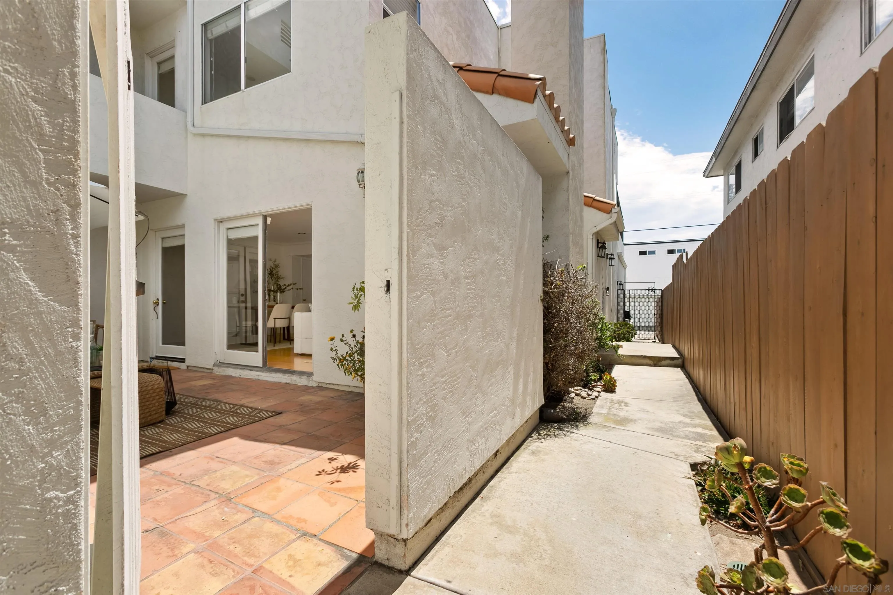 1445 Grand Ave Unit B