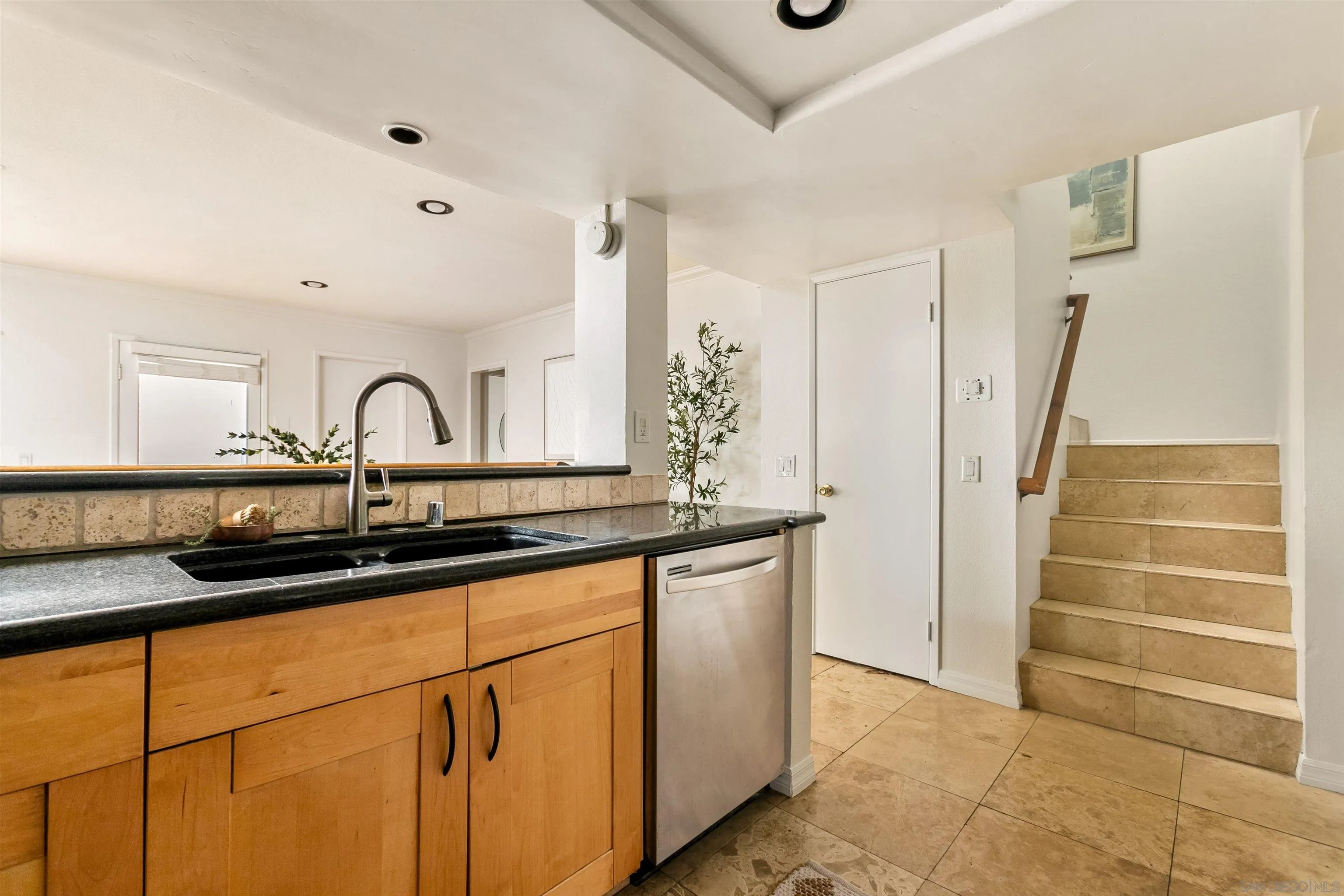1445 Grand Ave Unit B