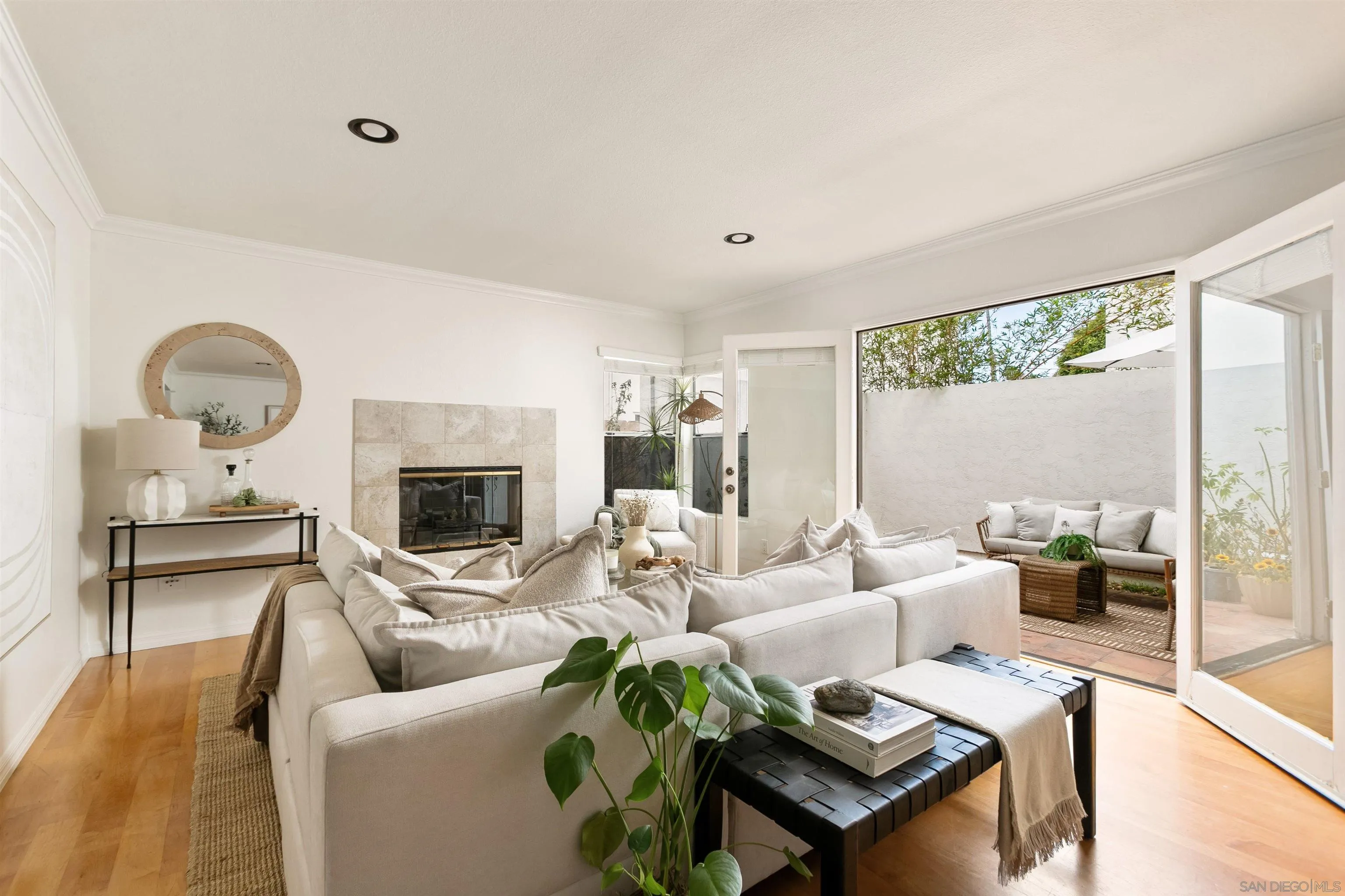 1445 Grand Ave Unit B