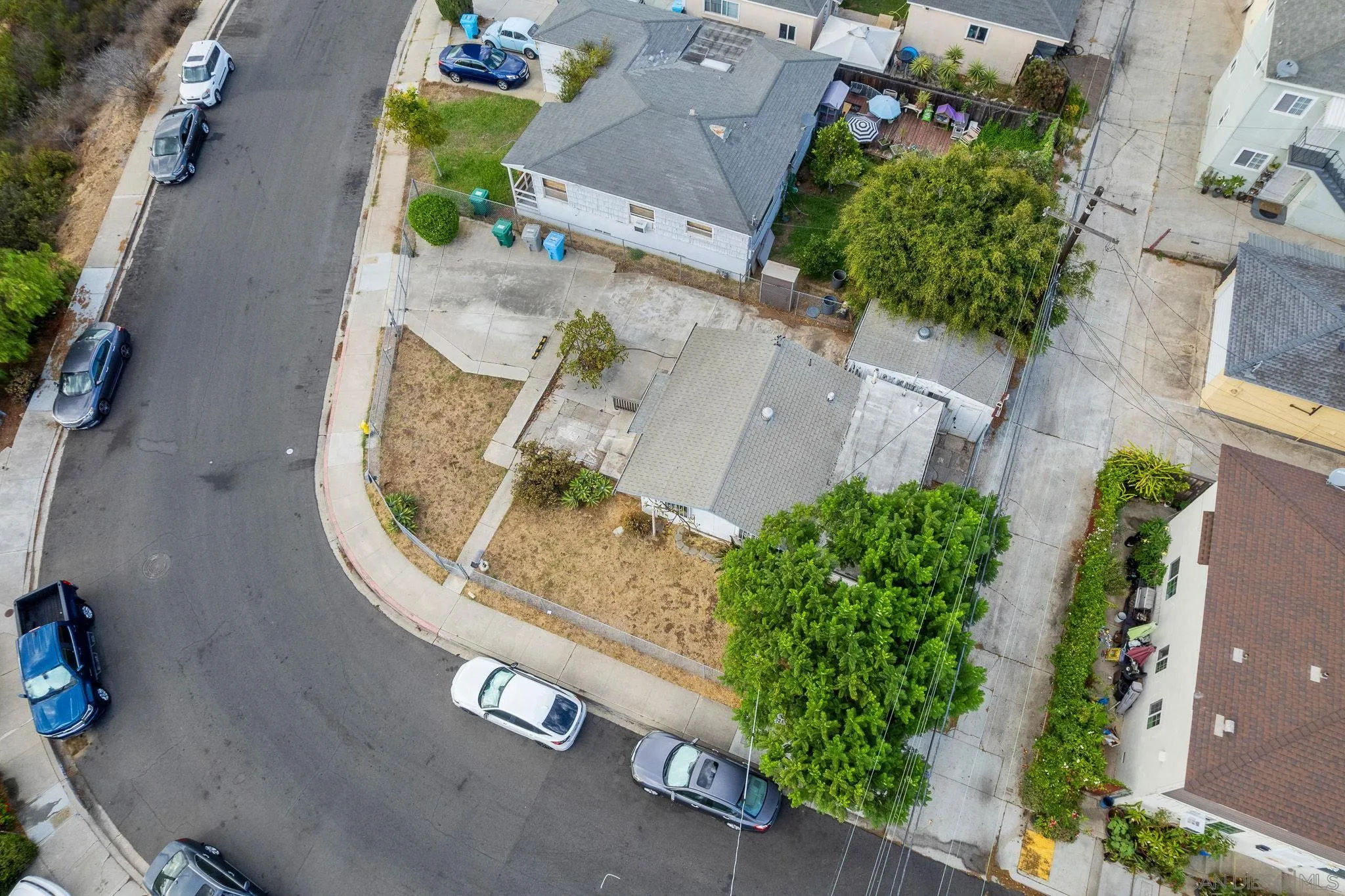 2716 Columbine St.