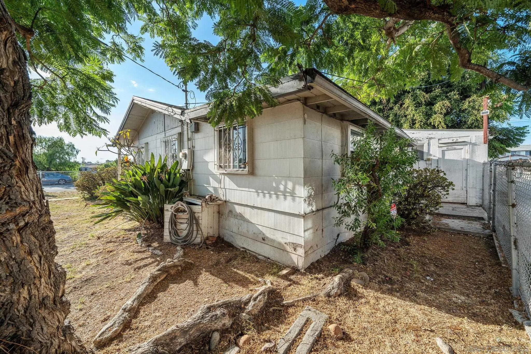 2716 Columbine St.