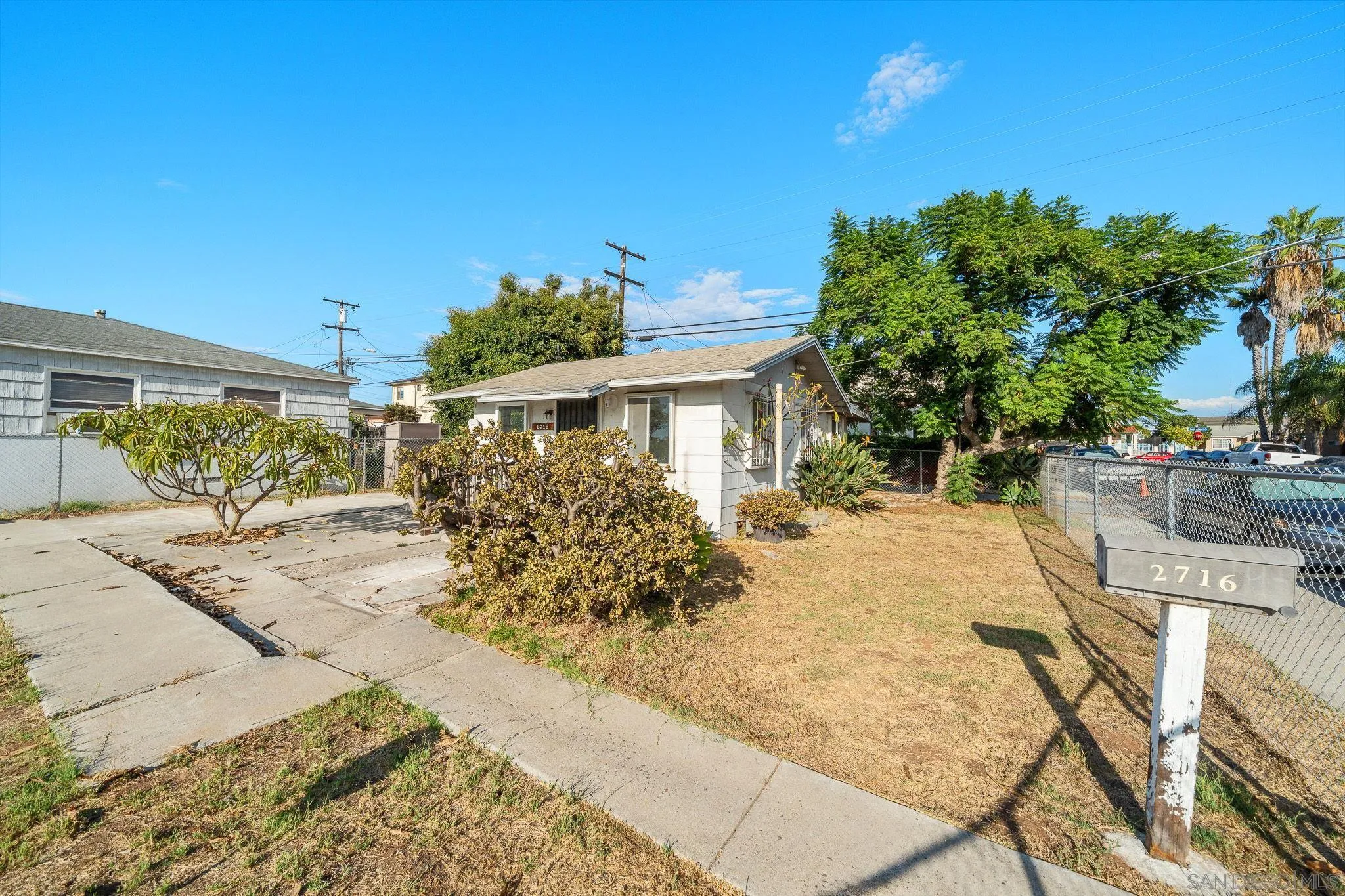 2716 Columbine St.