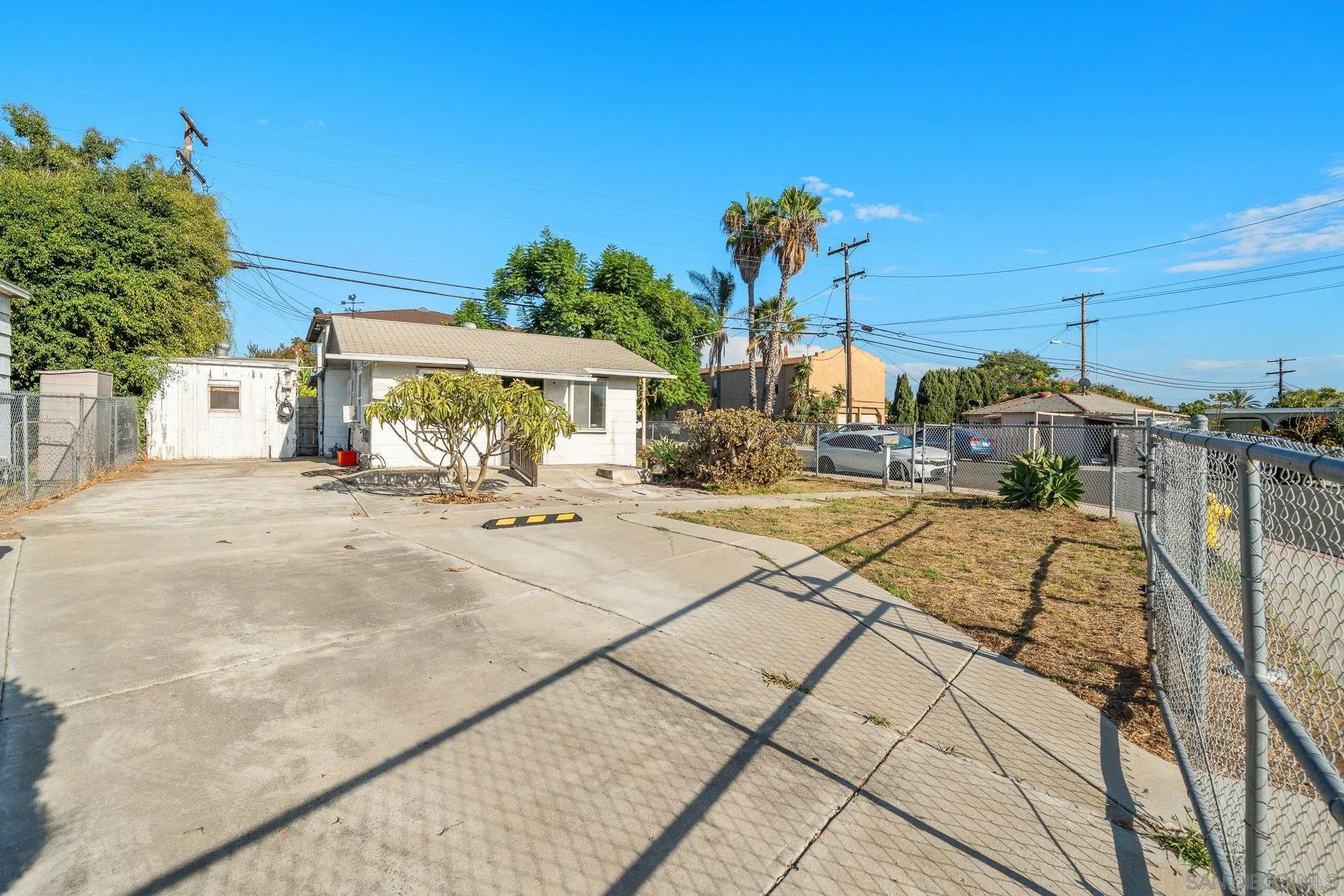 2716 Columbine St.