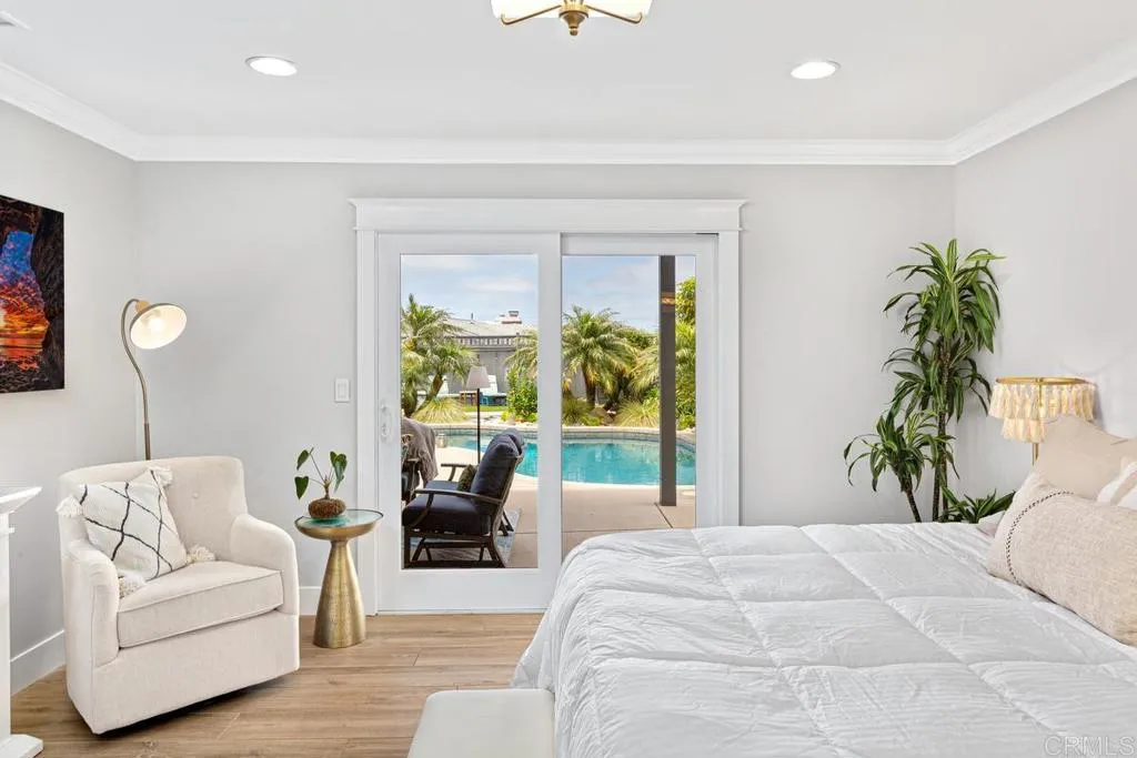6502 Avenida Manana