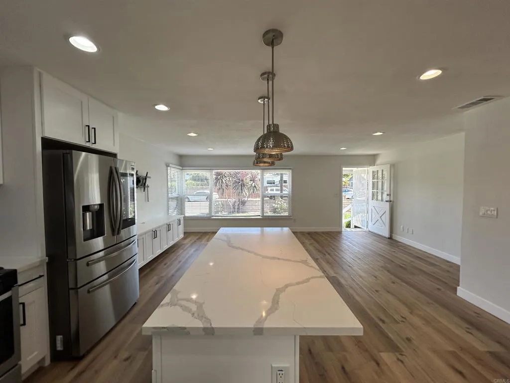 2501 Davis Avenue