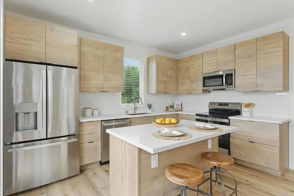 2501 Davis Avenue