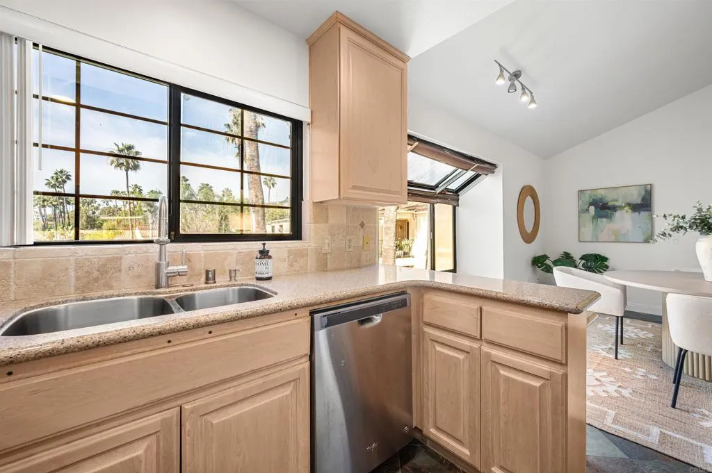 3150 Avenida Alcor