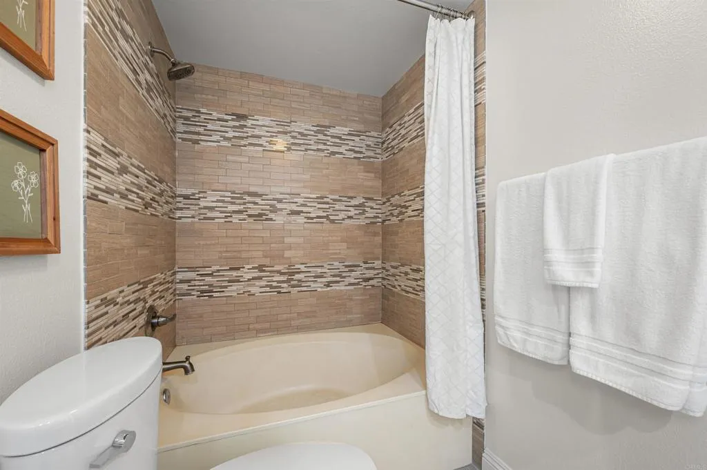 3150 Avenida Alcor