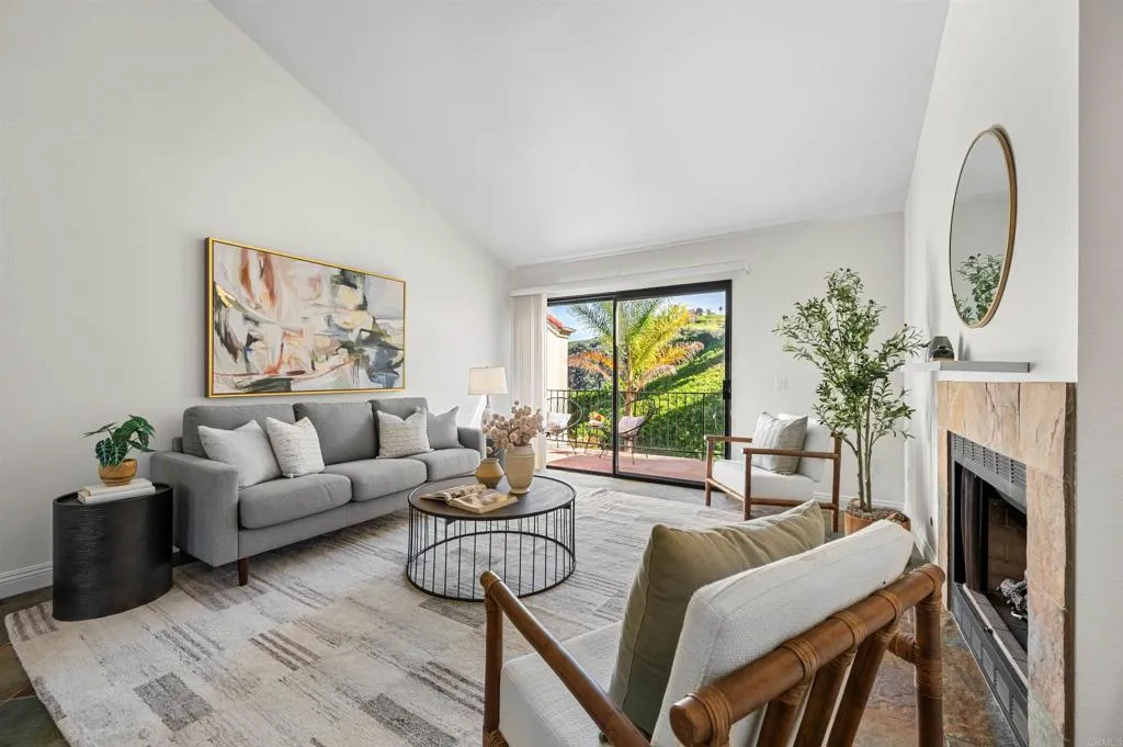 3150 Avenida Alcor