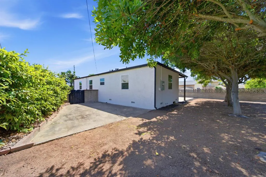 2238 Charles Way
