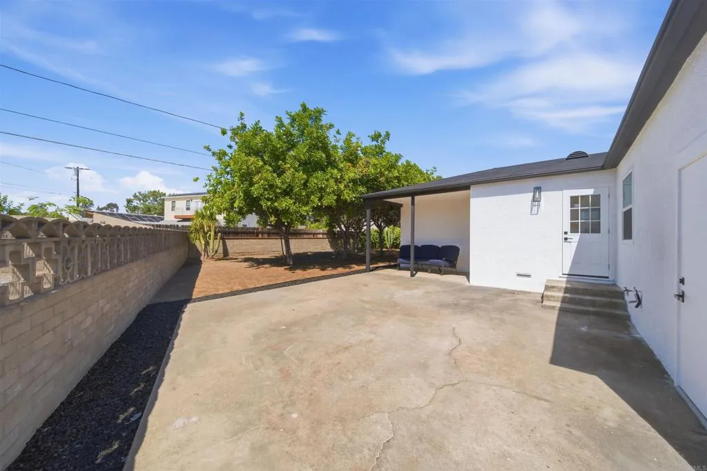 2238 Charles Way